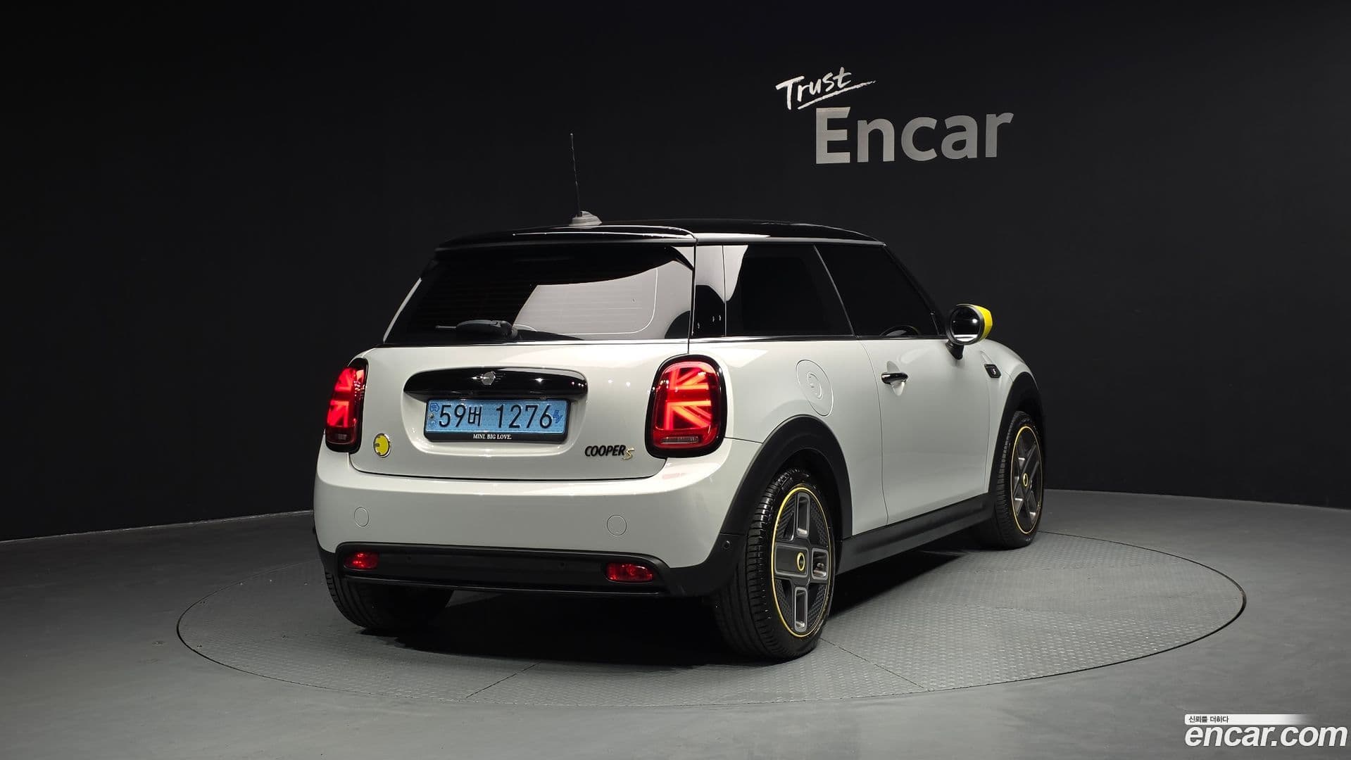 Main__Slider__Photo:Cooper Mini 2022.6-1