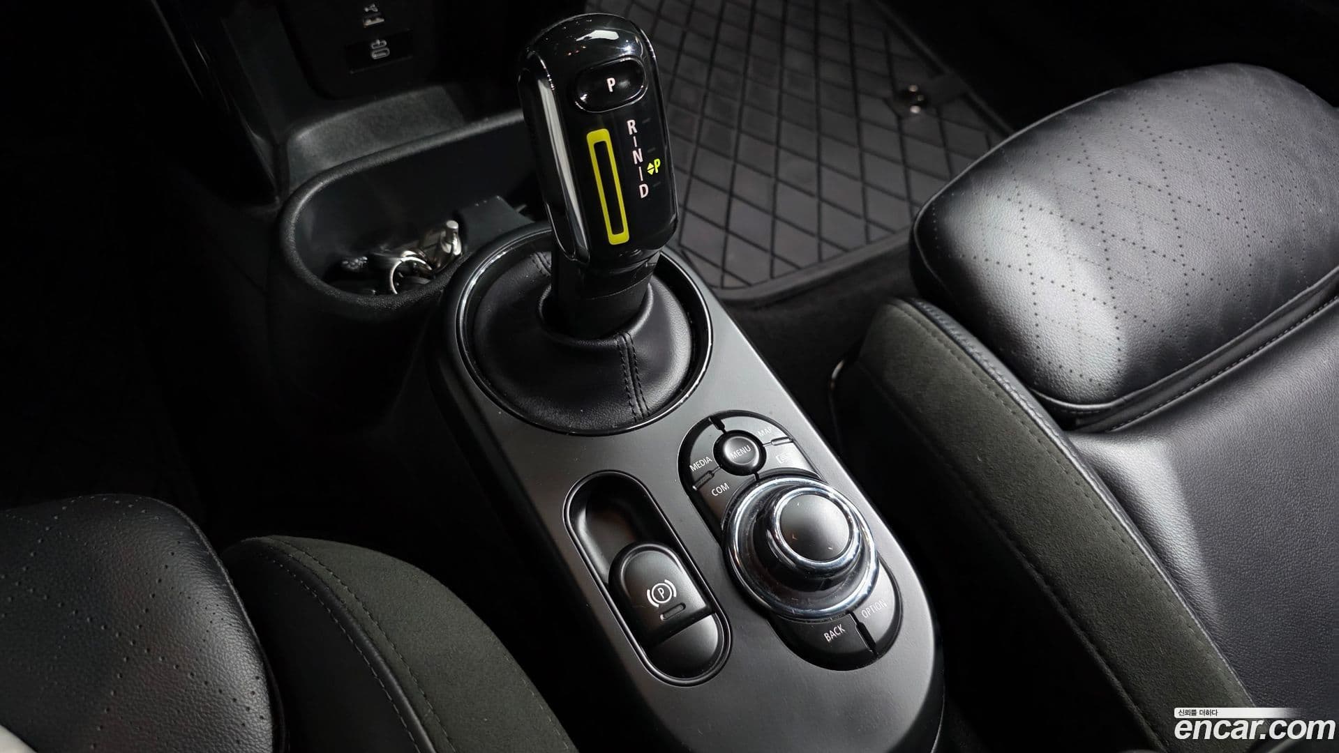 Main__Slider__Photo:Cooper Mini 2022.6-8