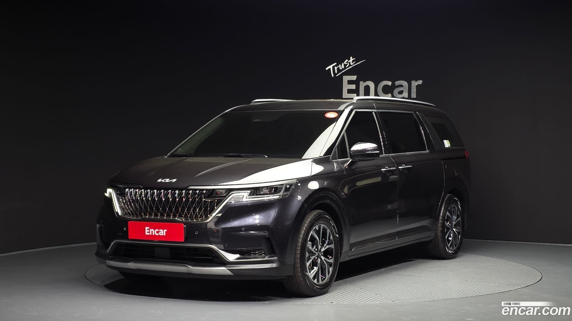Main__Slider__Photo:Canival Kia 2022.2-0
