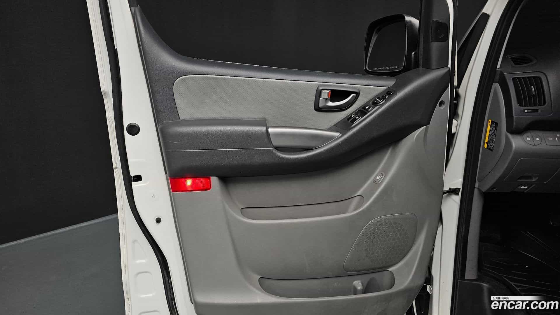 Starex Hyundai 2020.2-INNER-034