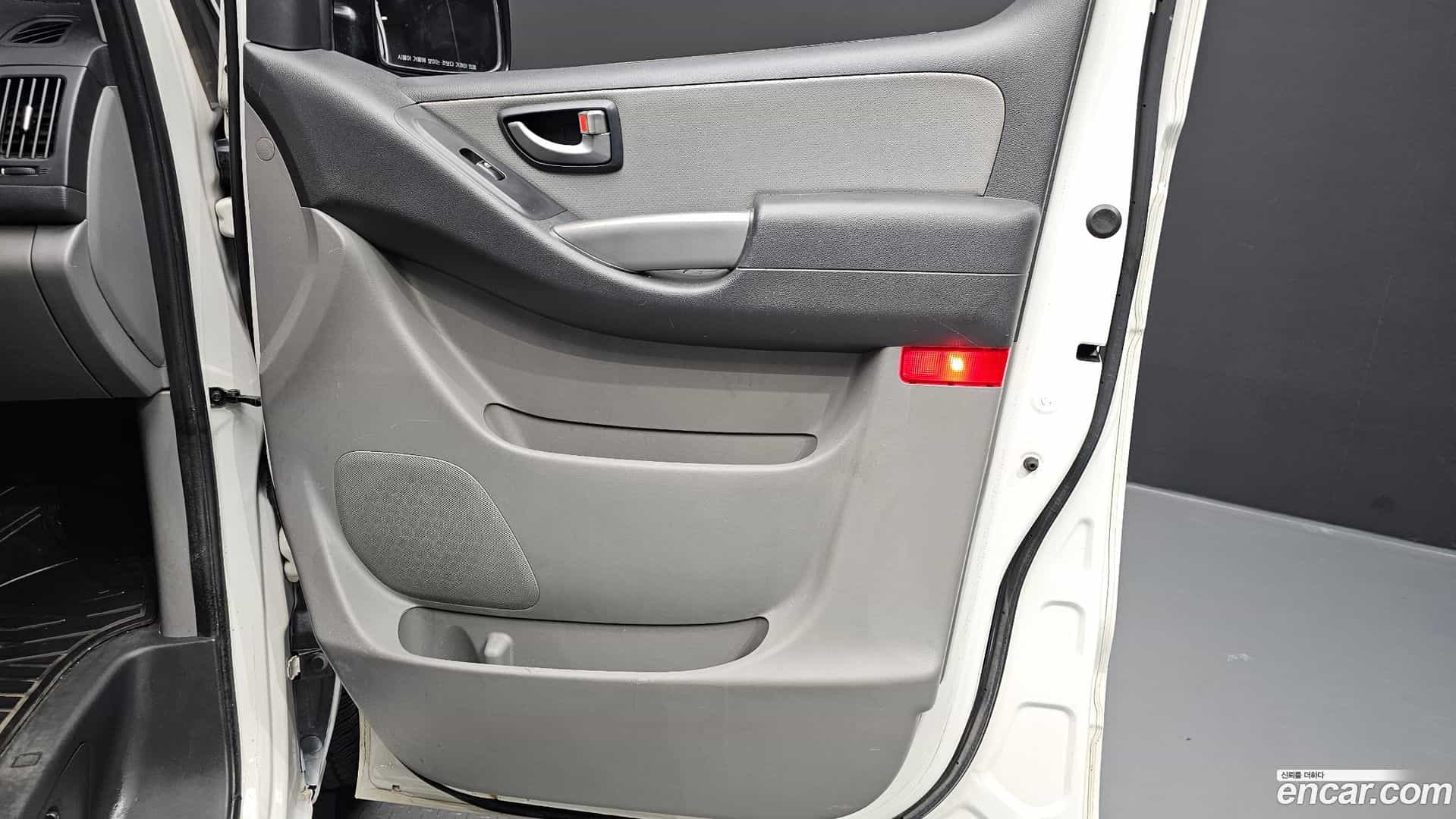 Starex Hyundai 2020.2-INNER-035