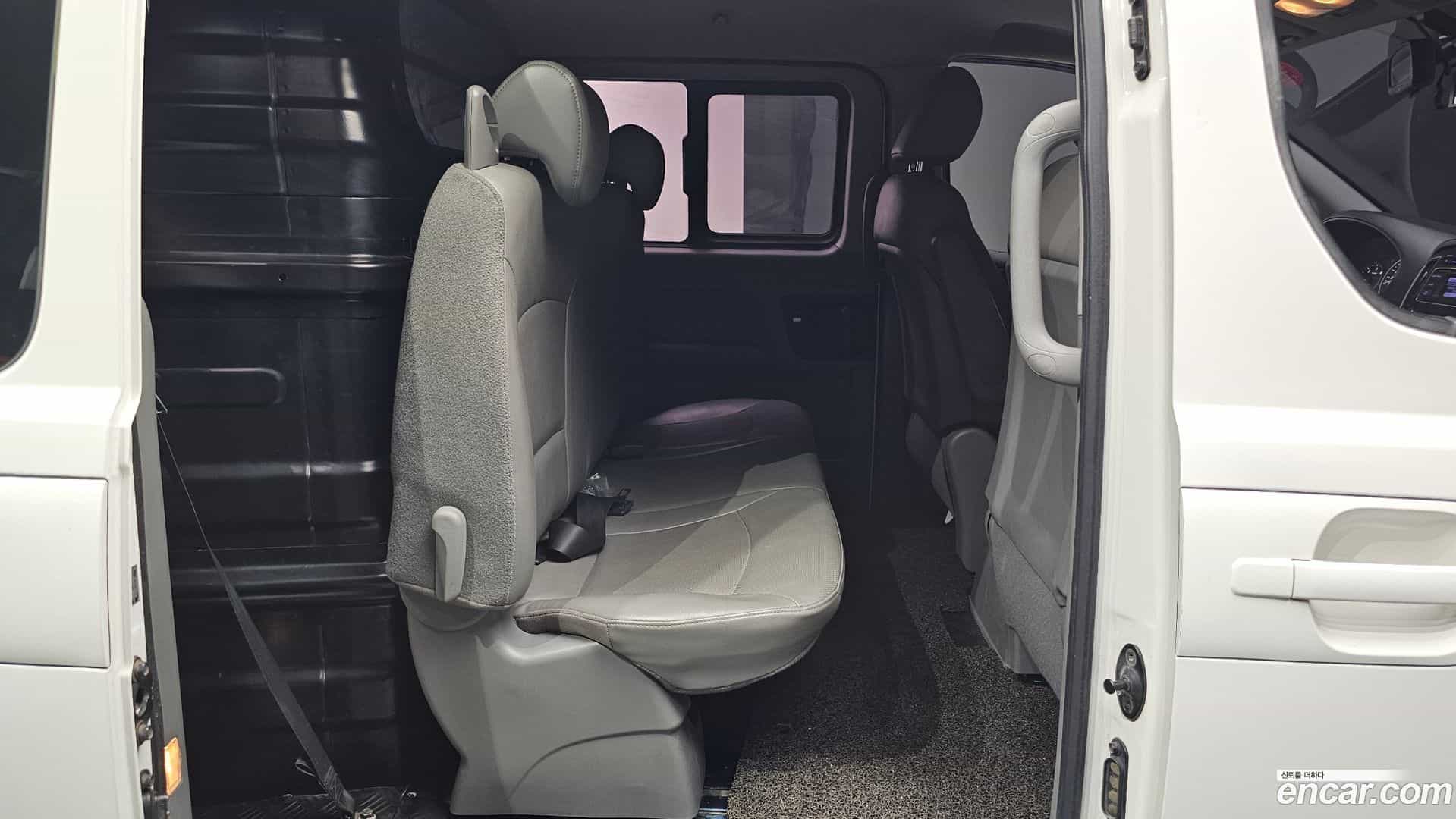 Starex Hyundai 2020.2-INNER-036