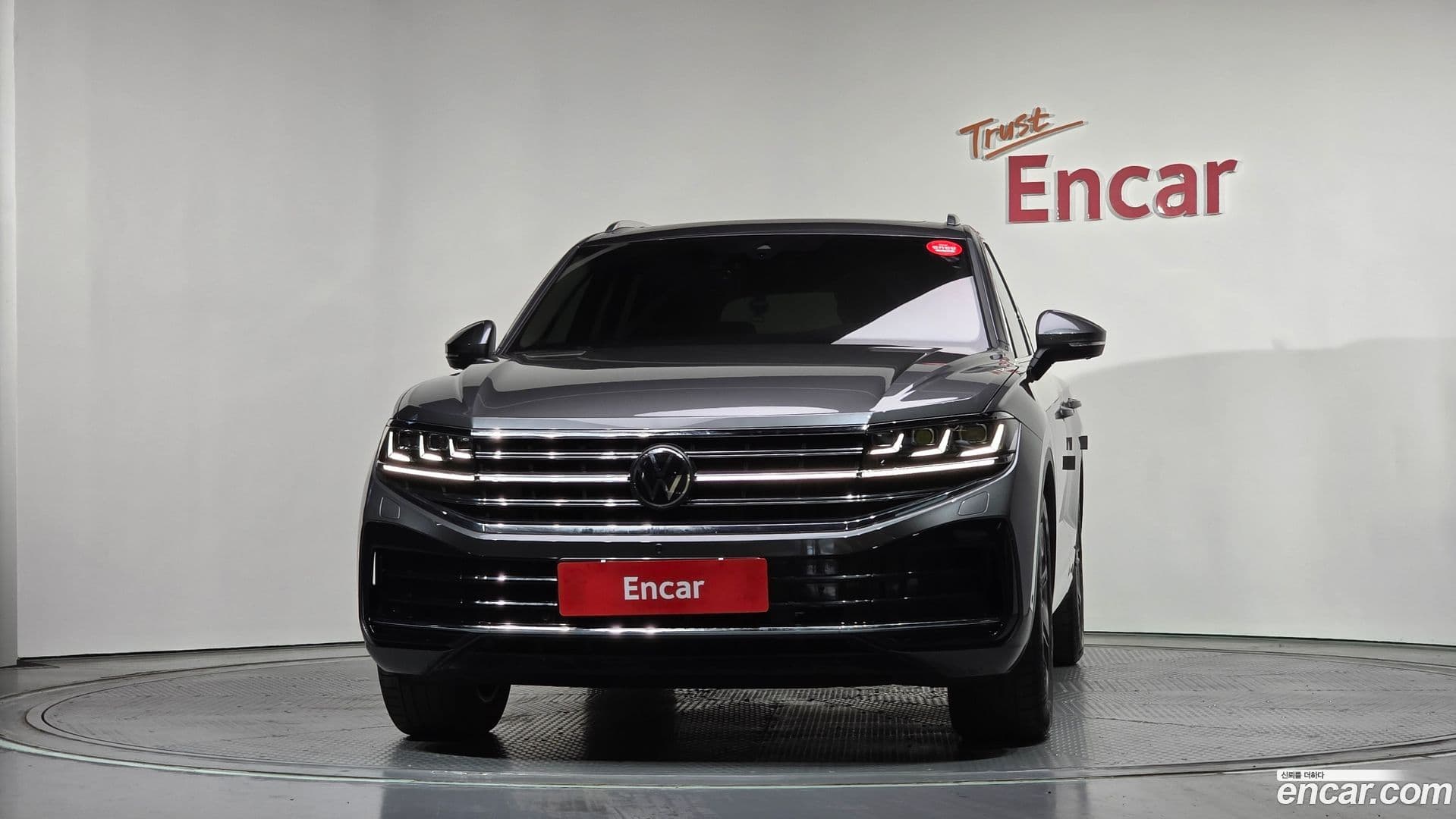 Main__Slider__Photo:Touareg Volkswagen 2025.10-2