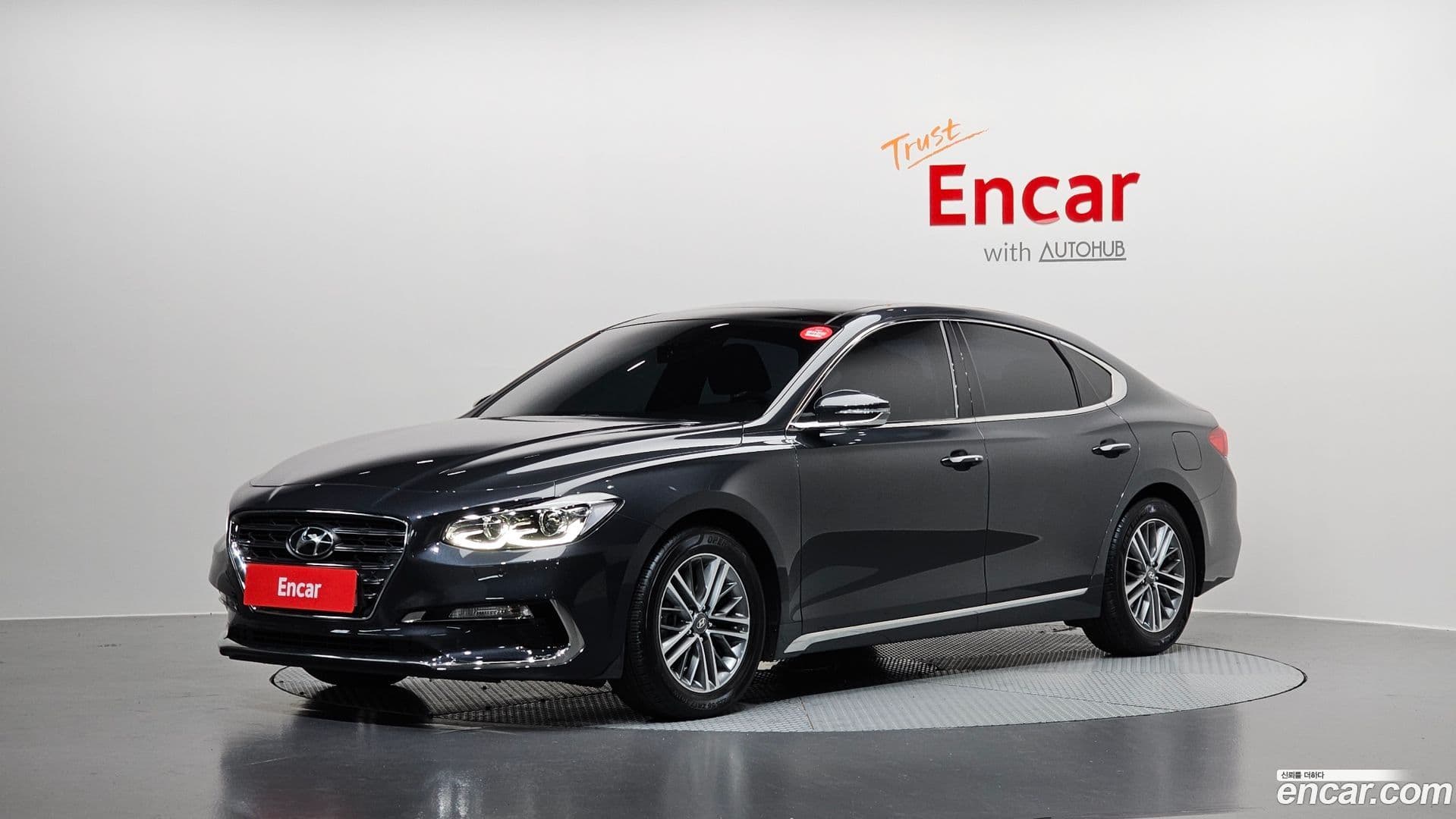 Main__Slider__Photo:Grandeur Hyundai 2018.3-0