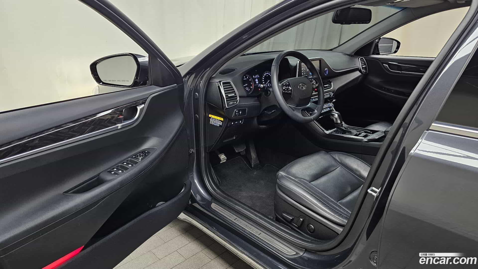 Grandeur Hyundai 2018.3-INNER-010