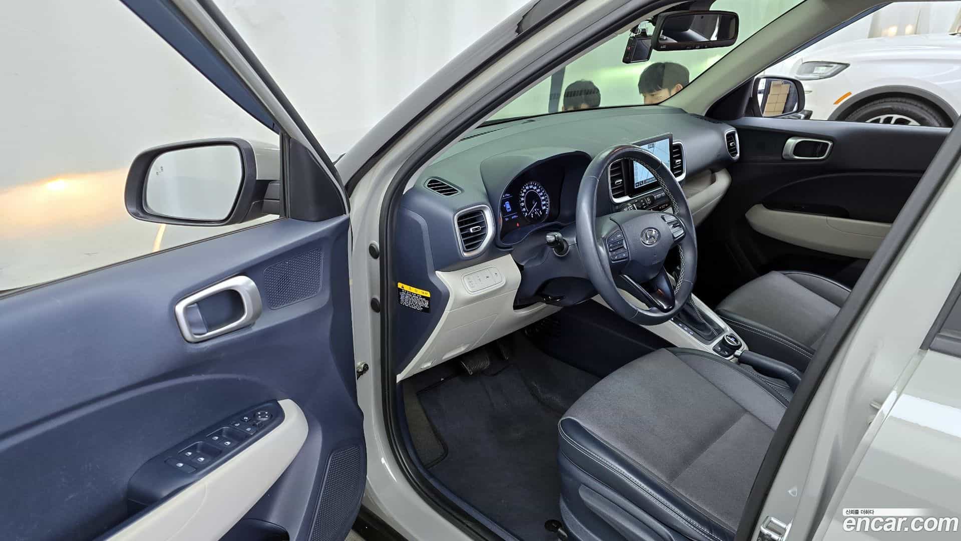 Venue Hyundai 2020.3-INNER-010