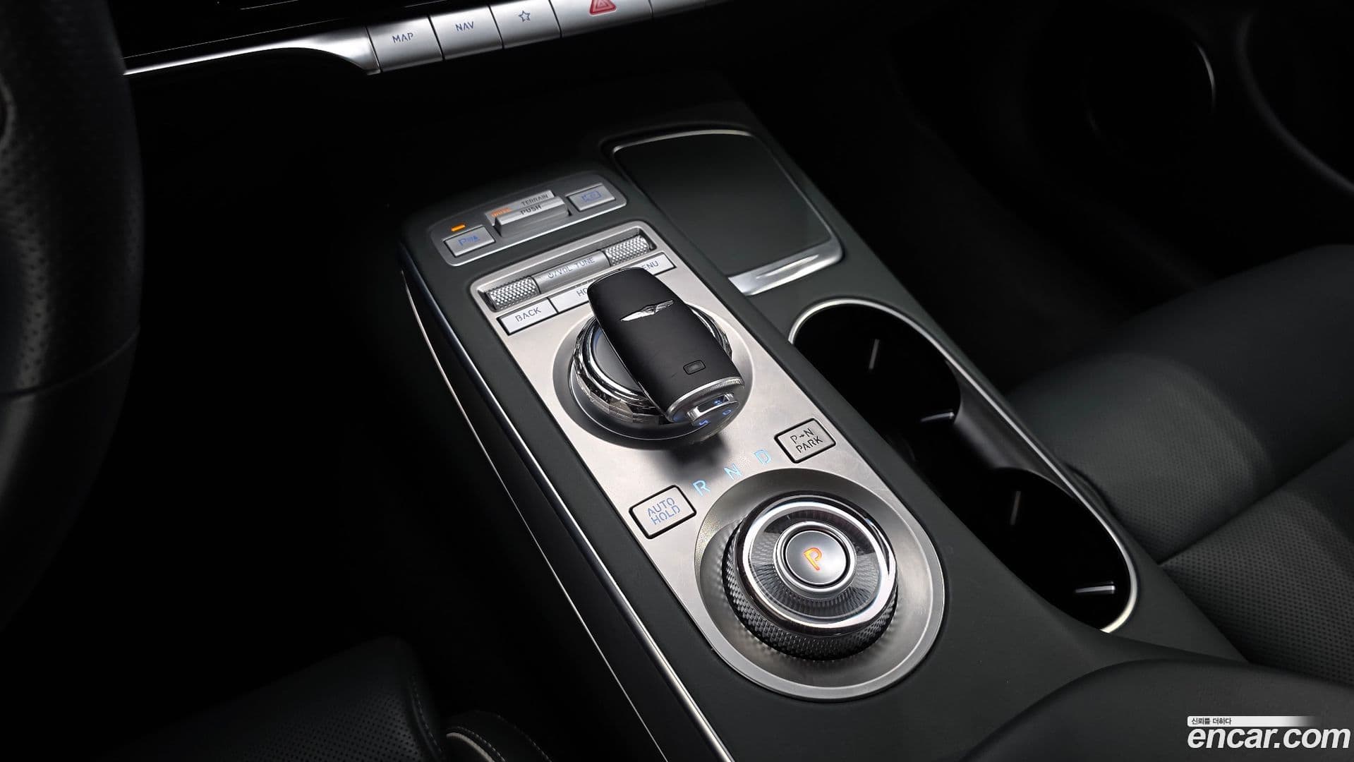 Main__Slider__Photo:GV70 Genesis 2023.8-8