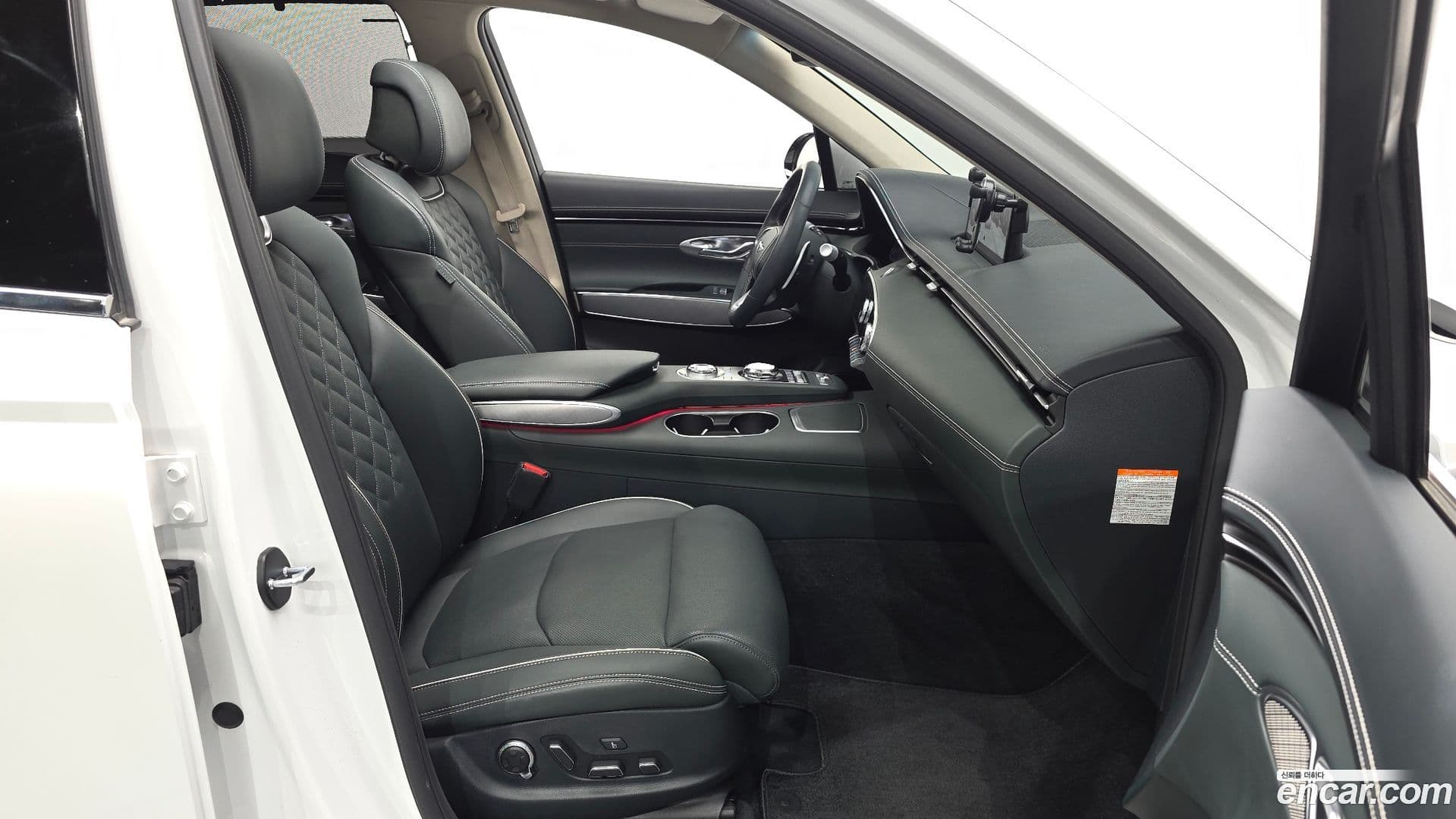 Main__Slider__Photo:GV70 Genesis 2023.8-9