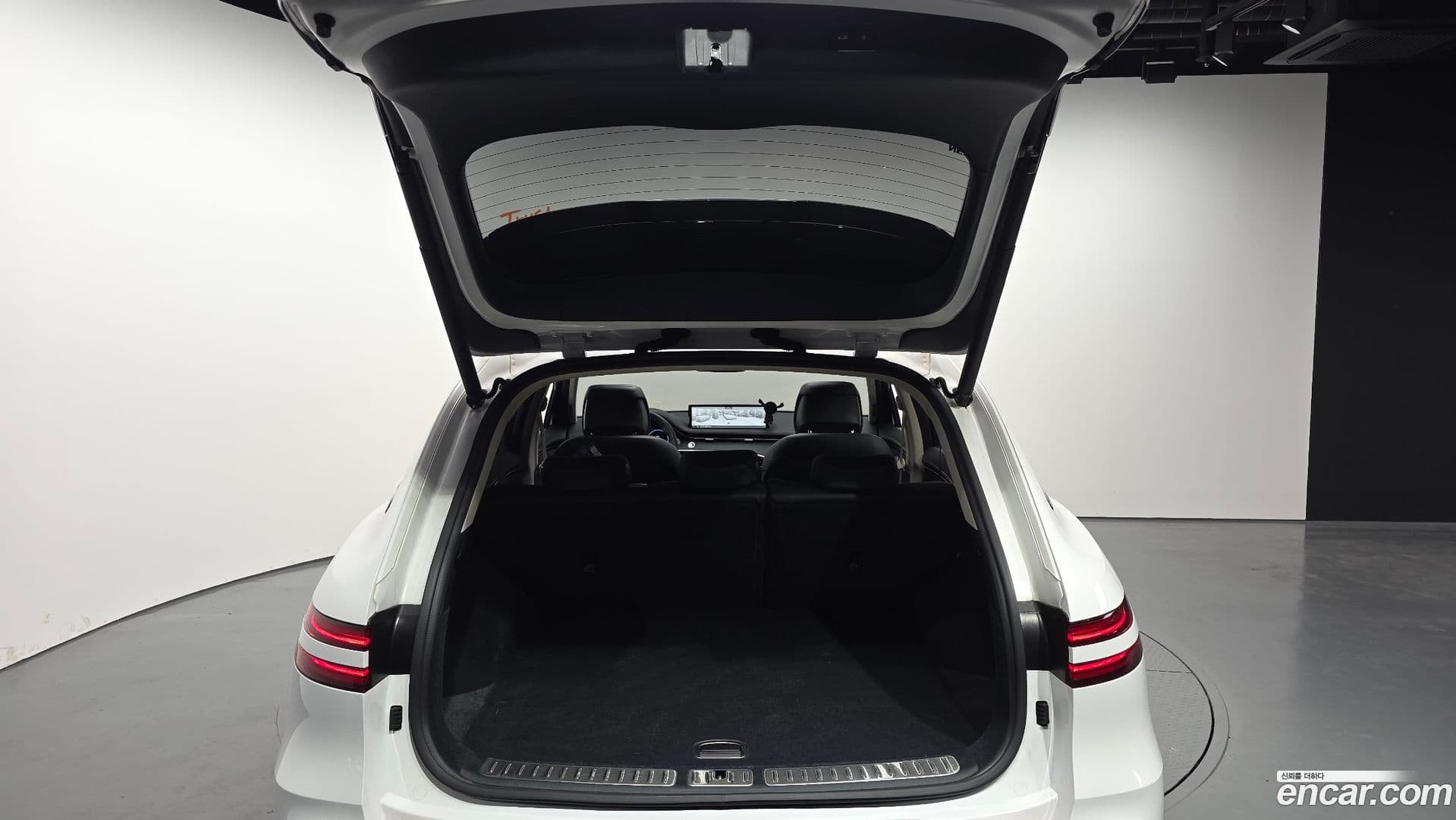Main__Slider__Photo:GV70 Genesis 2023.8-19