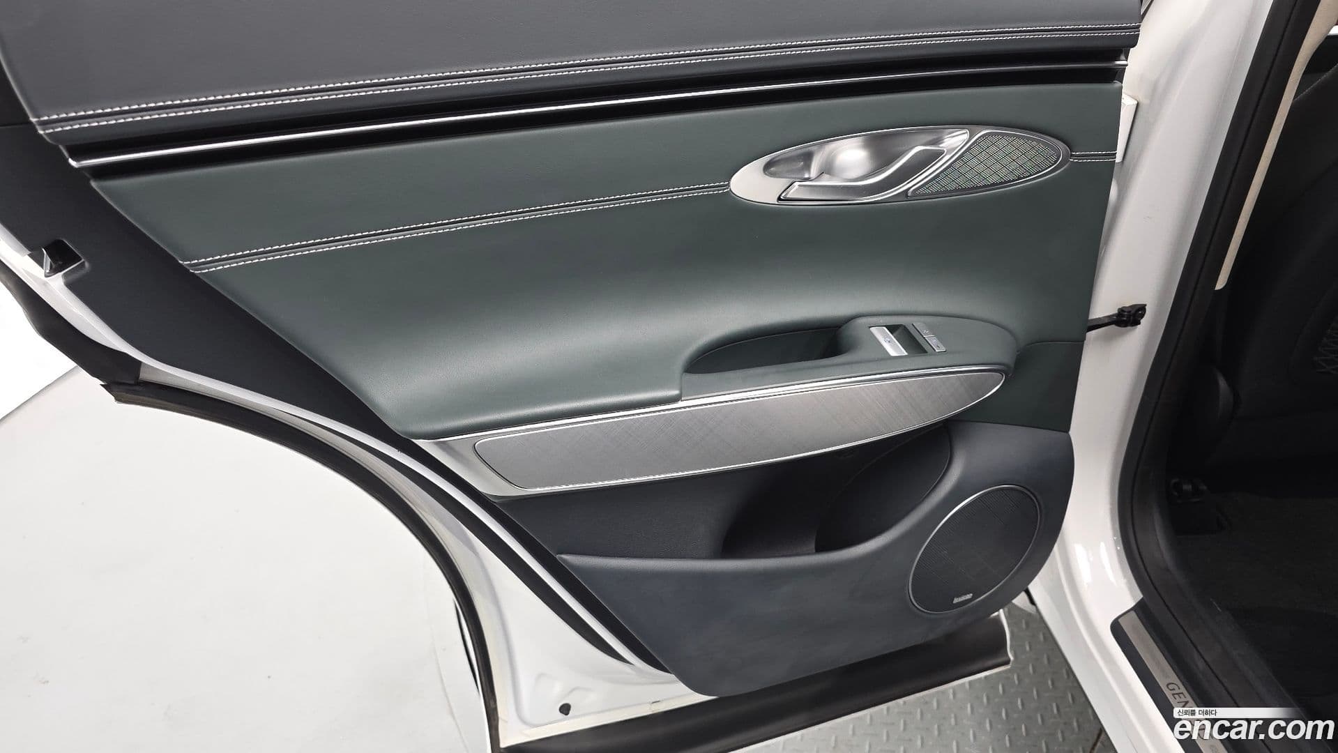 Main__Slider__Photo:GV70 Genesis 2023.8-24