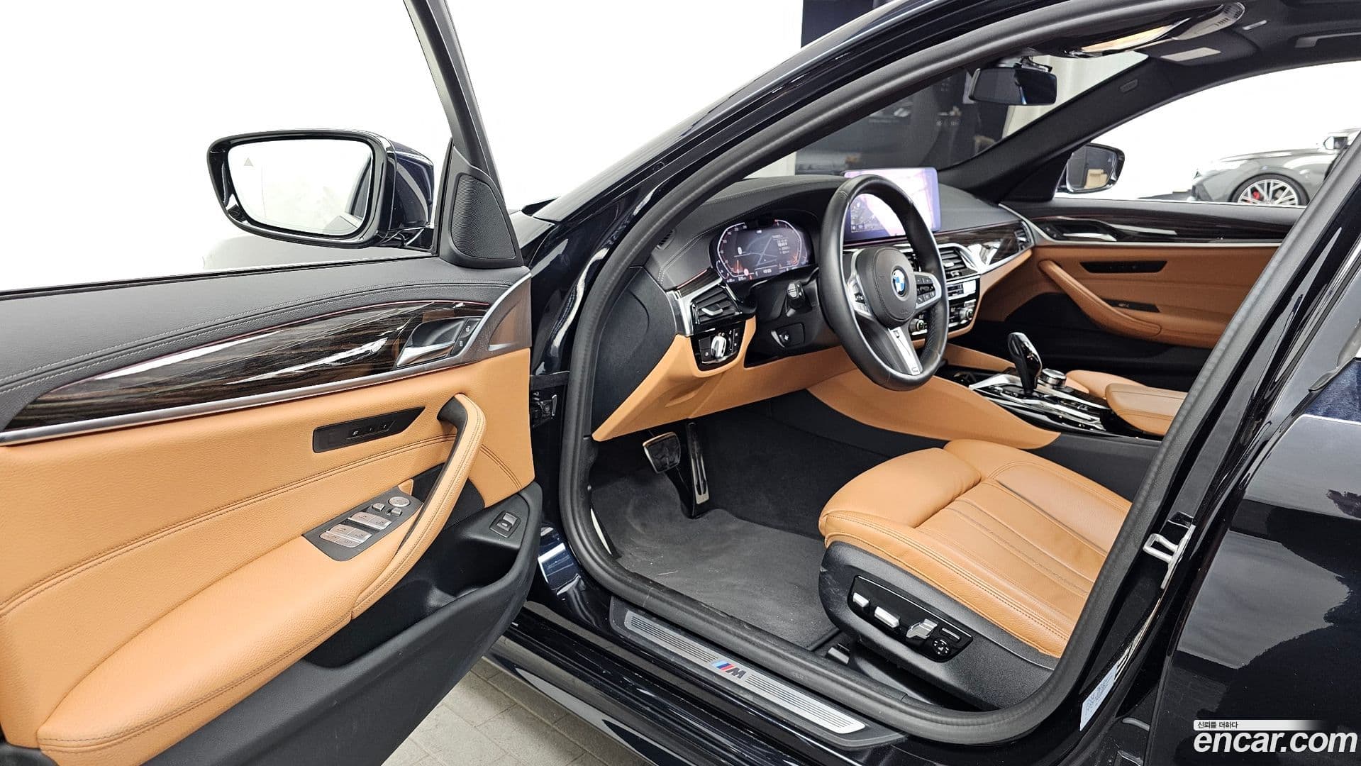 Main__Slider__Photo:5-Series BMW 2022.3-9