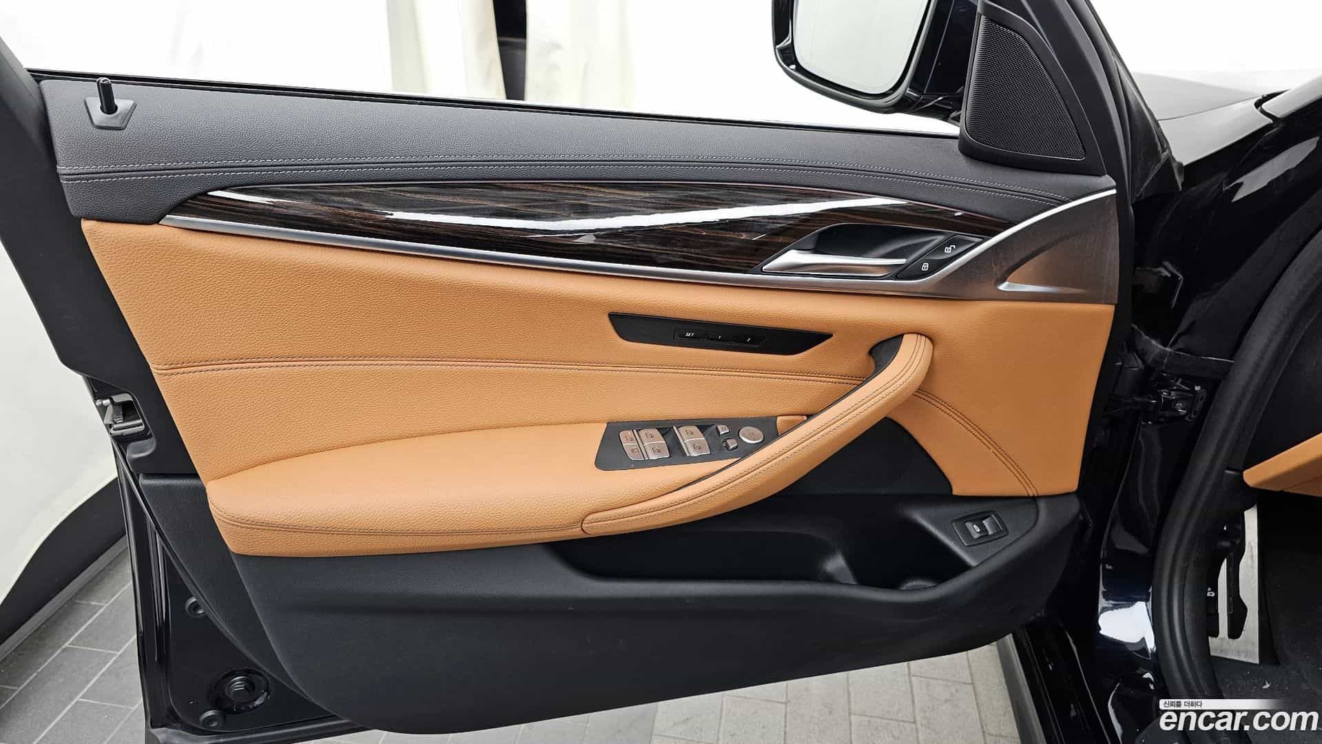 5-Series BMW 2022.3-INNER-034