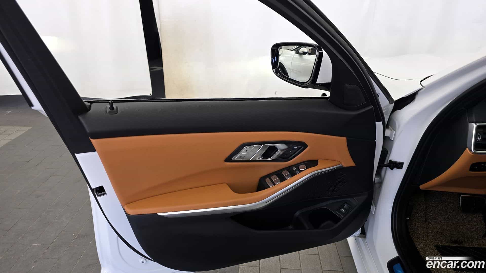 3-Series BMW 2022.10-INNER-034