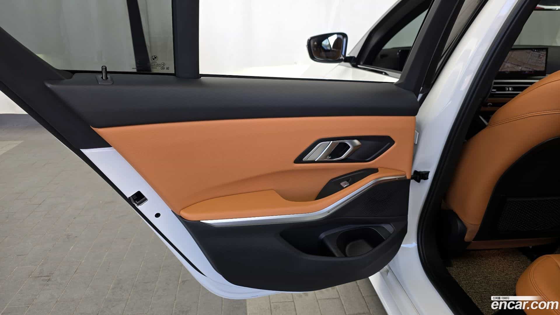 3-Series BMW 2022.10-INNER-035