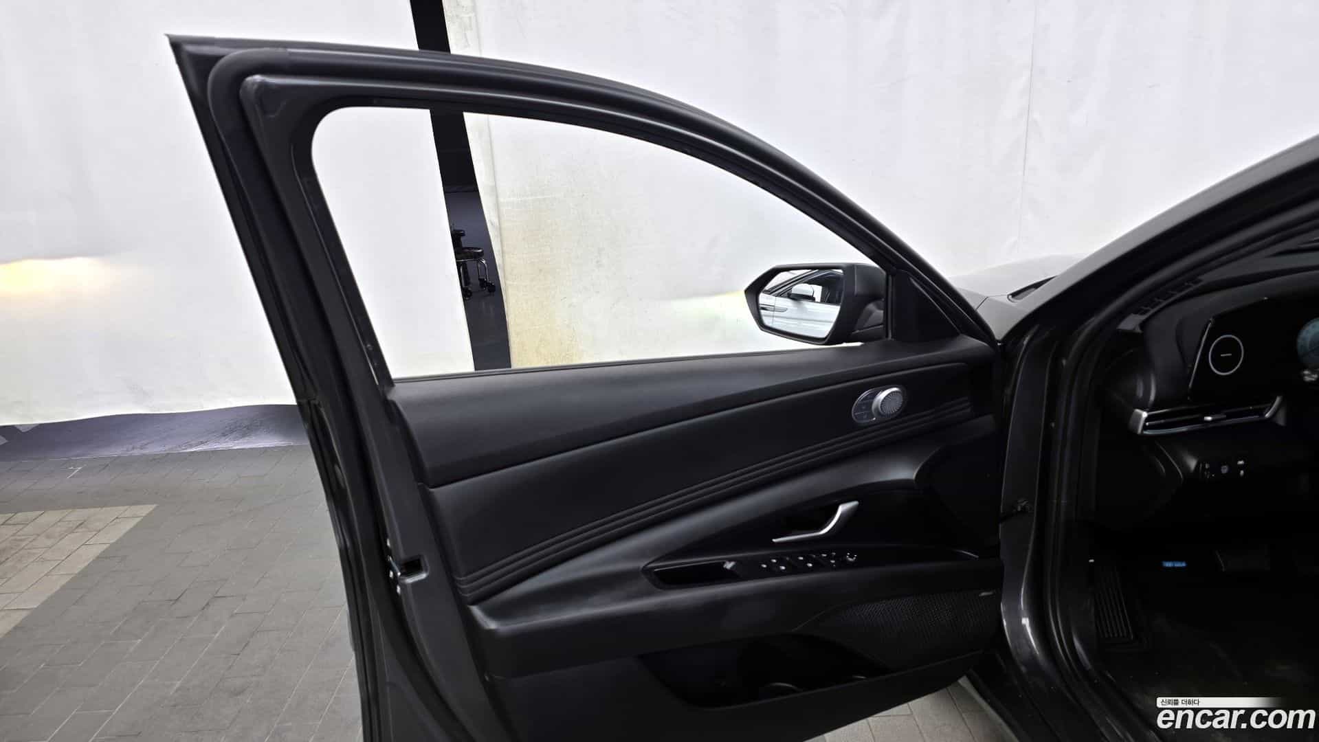 AVANTE Hyundai 2022.0-INNER-034