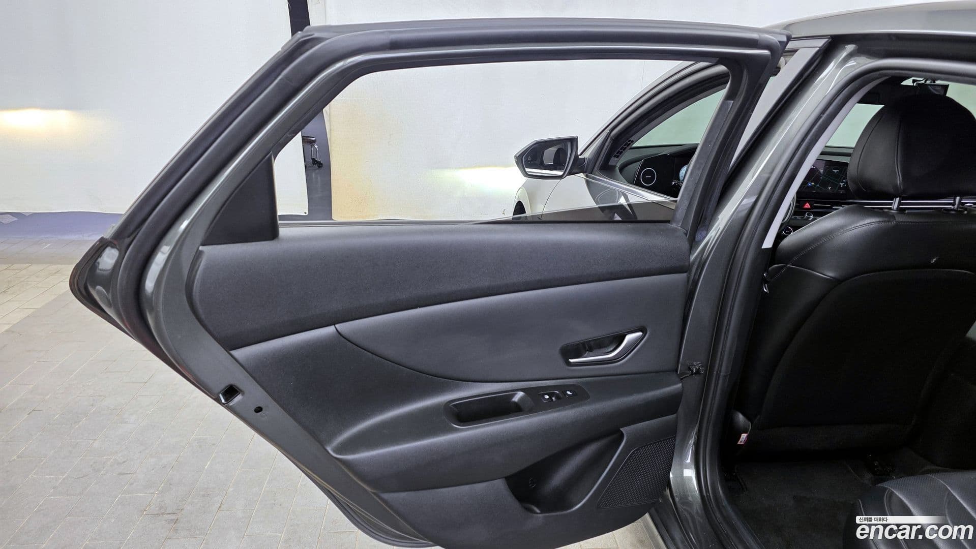 Main__Slider__Photo:AVANTE Hyundai 2022.0-24