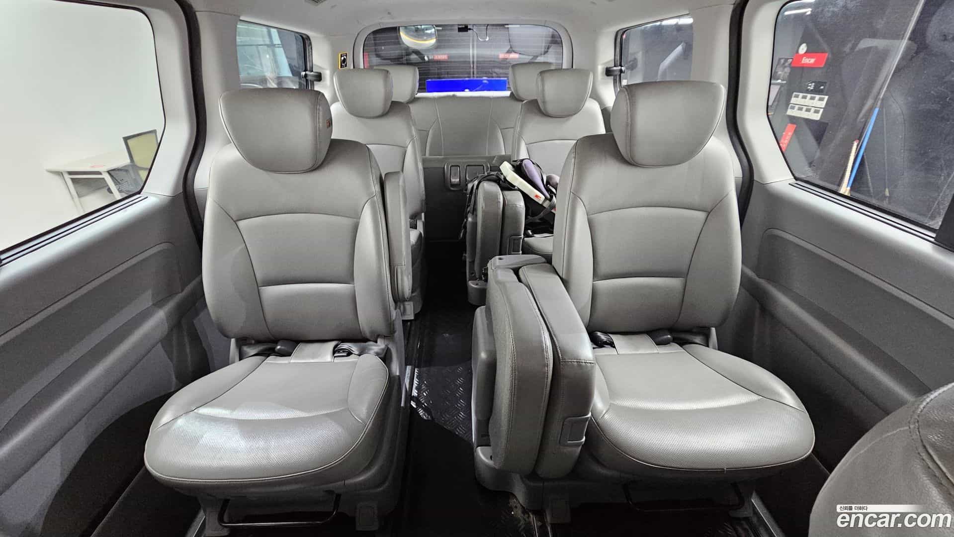 Starex Hyundai 2018.6-OPTION-016