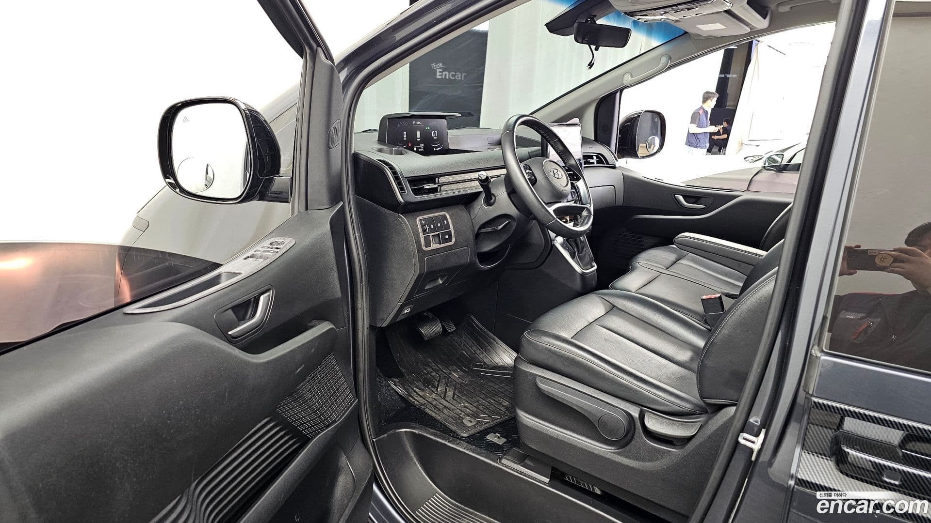 Main__Slider__Photo:Staria Hyundai 2021.5-9