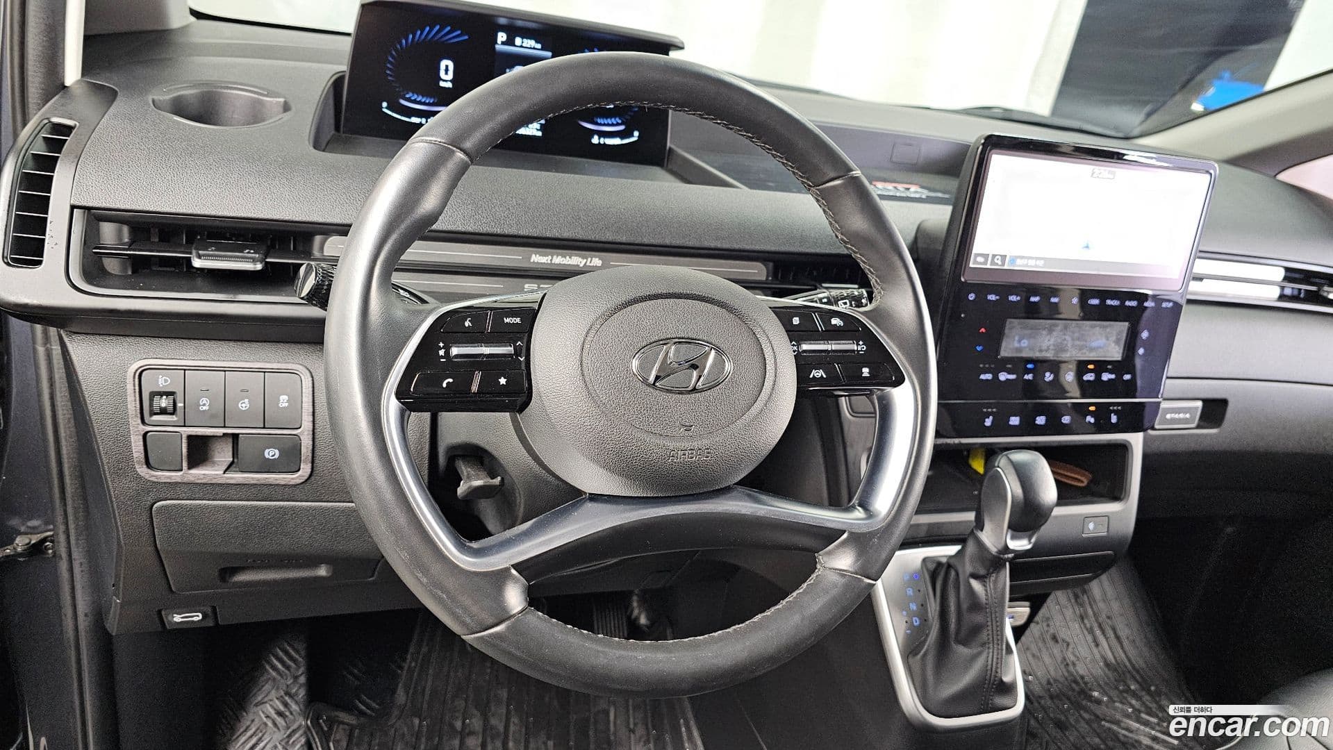 Main__Slider__Photo:Staria Hyundai 2021.5-12