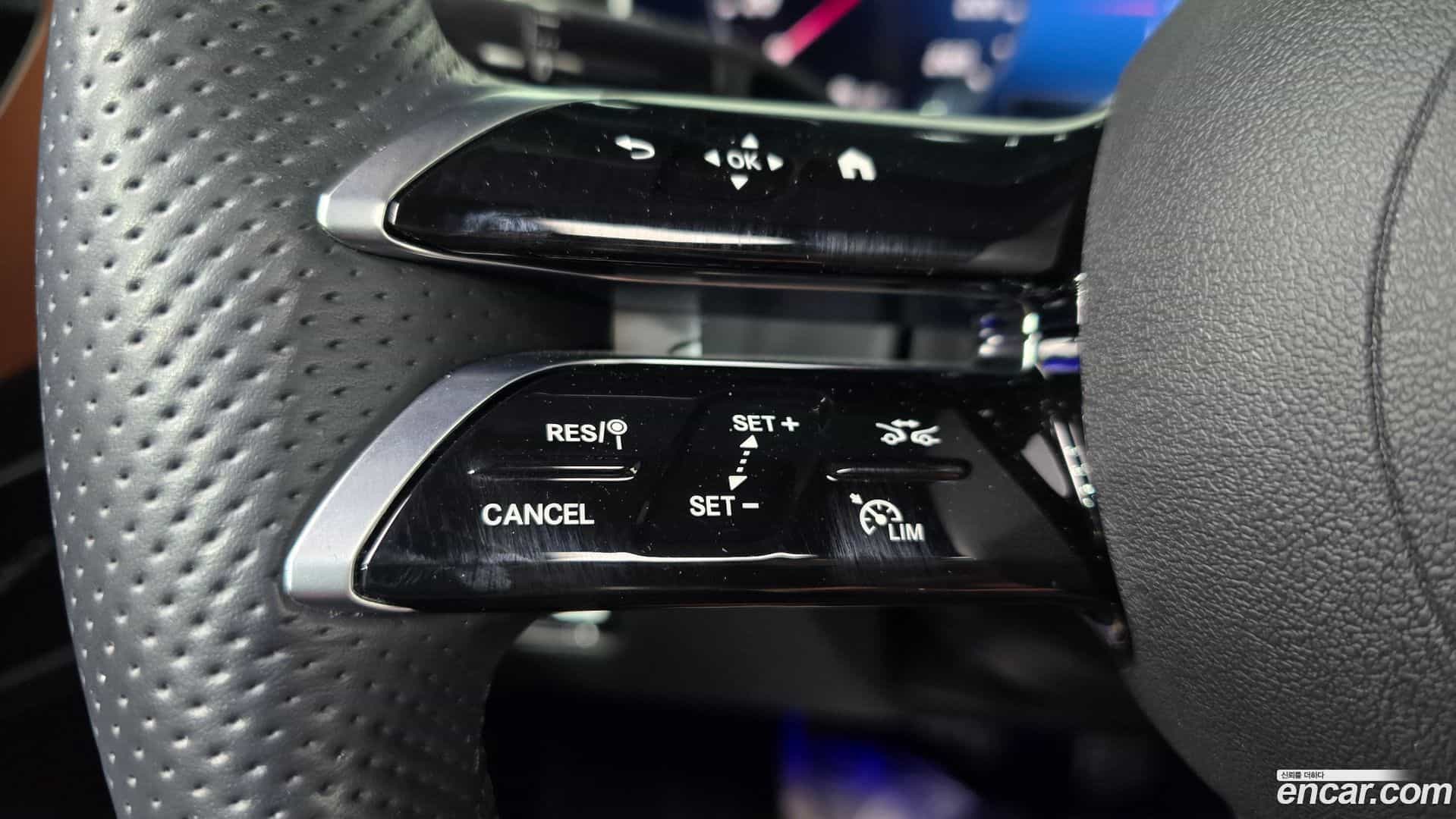 C-Class Mercedes-Benz 2023.1-OPTION-041