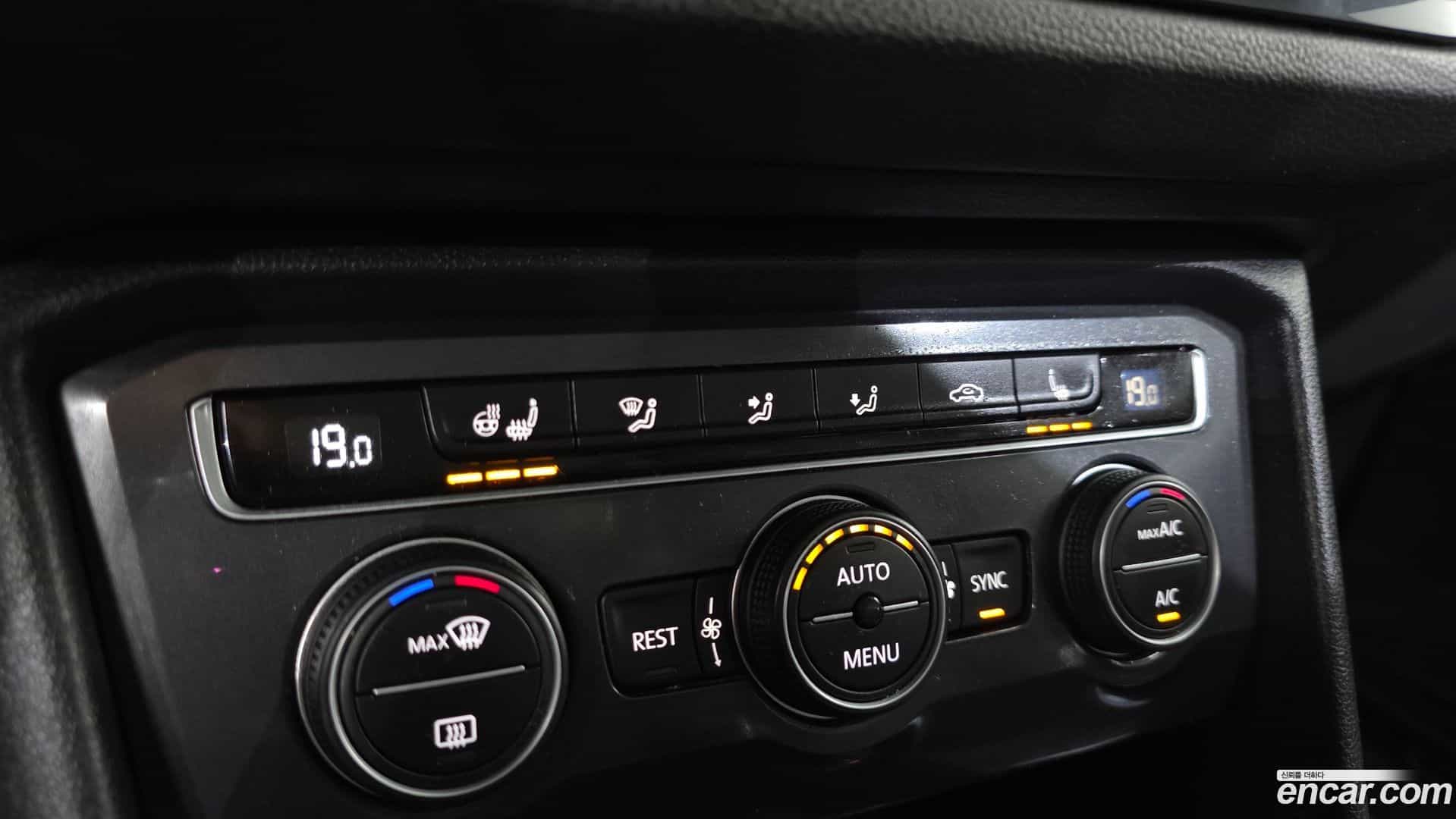 Tiguan Volkswagen 2020.11-OPTION-017