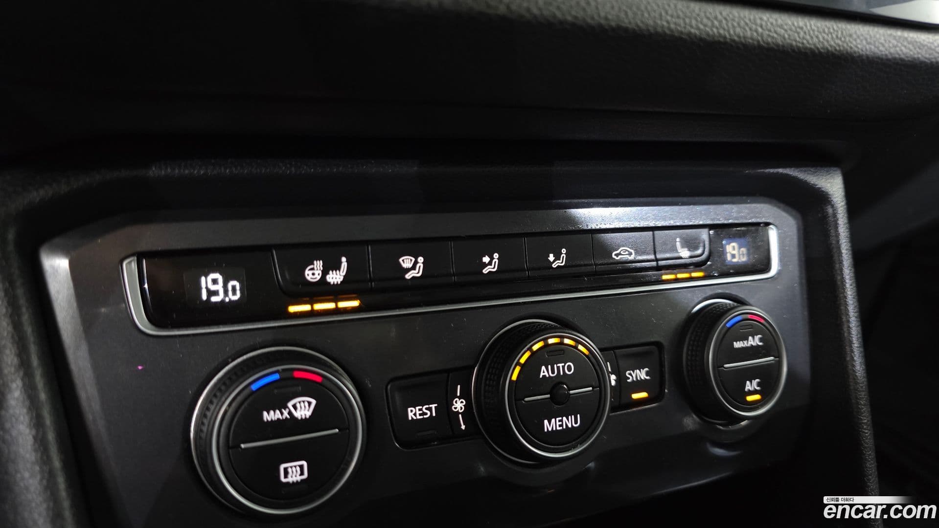Main__Slider__Photo:Tiguan Volkswagen 2020.11-12