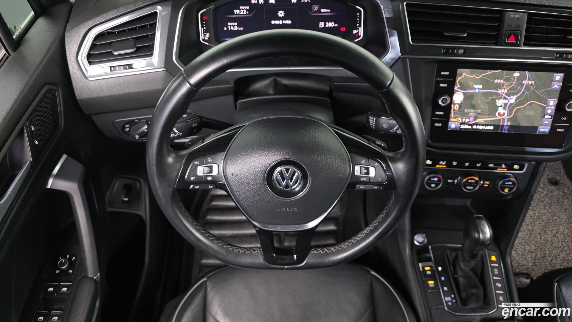 Main__Slider__Photo:Tiguan Volkswagen 2020.11-15