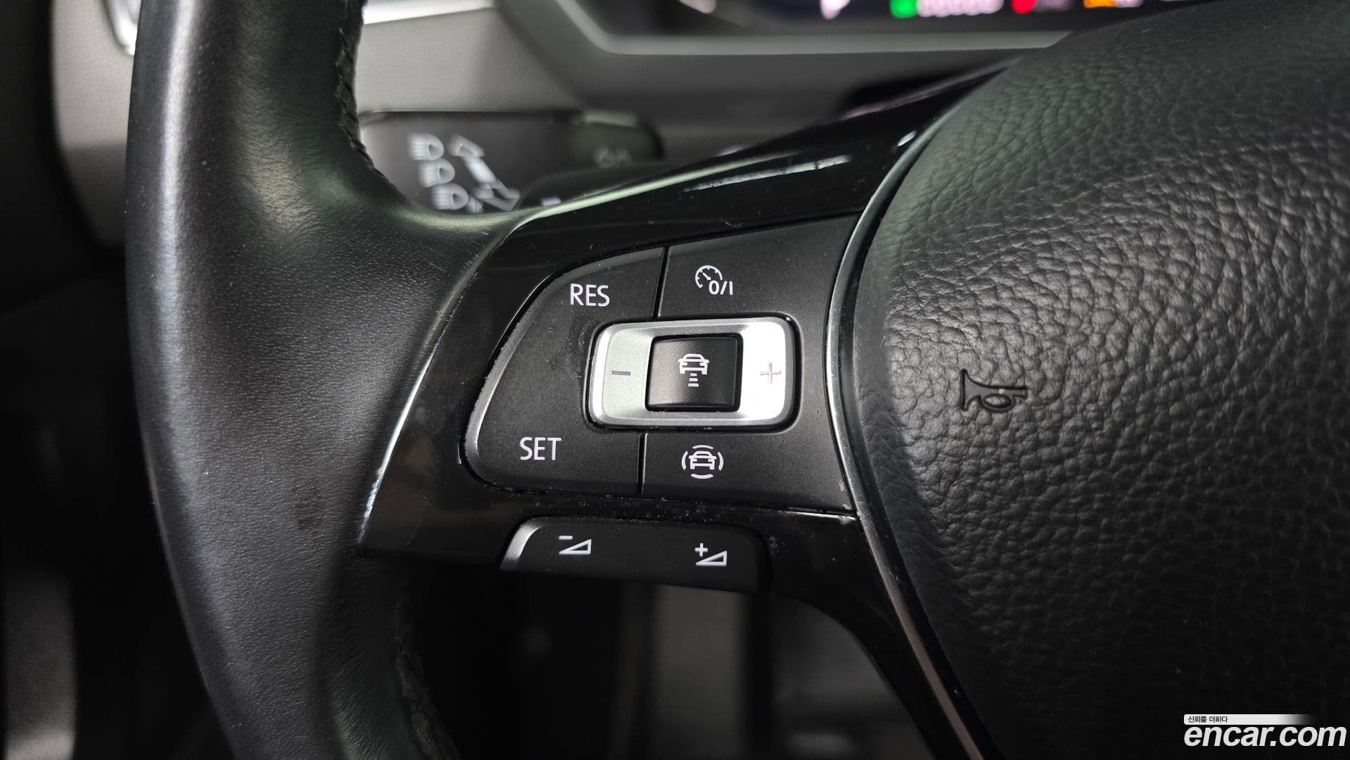 Main__Slider__Photo:Tiguan Volkswagen 2020.11-17