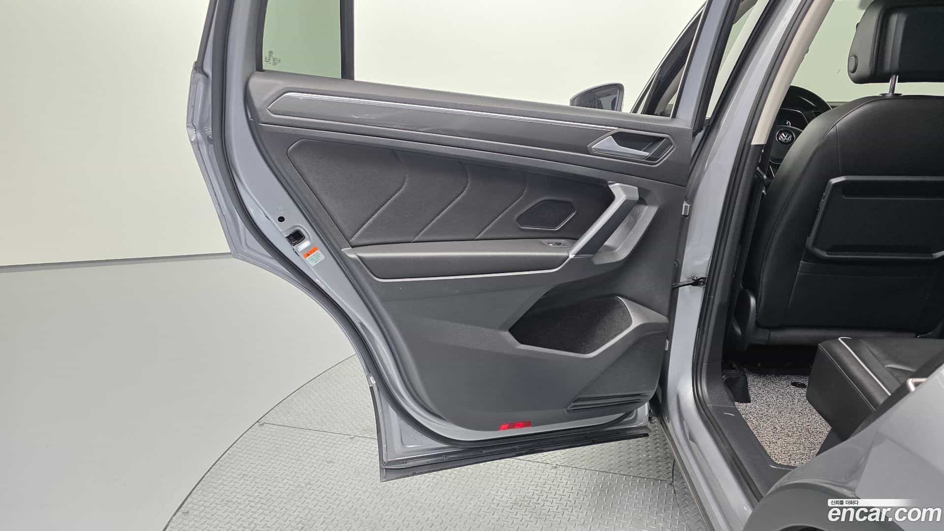 Tiguan Volkswagen 2020.11-INNER-035