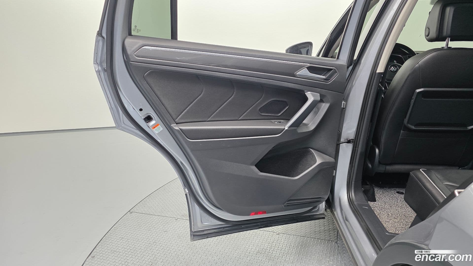 Main__Slider__Photo:Tiguan Volkswagen 2020.11-24