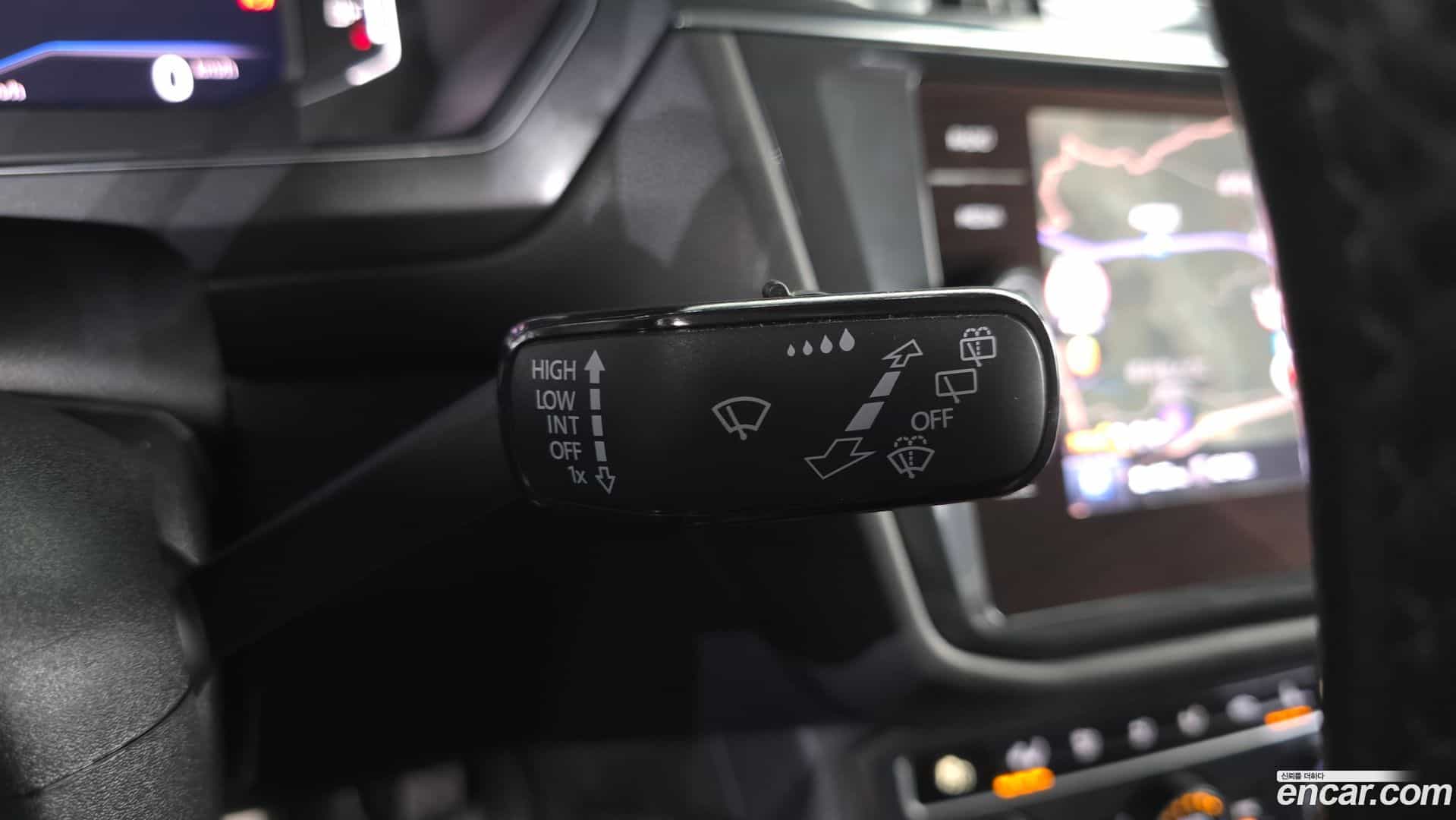 Tiguan Volkswagen 2020.11-OPTION-049
