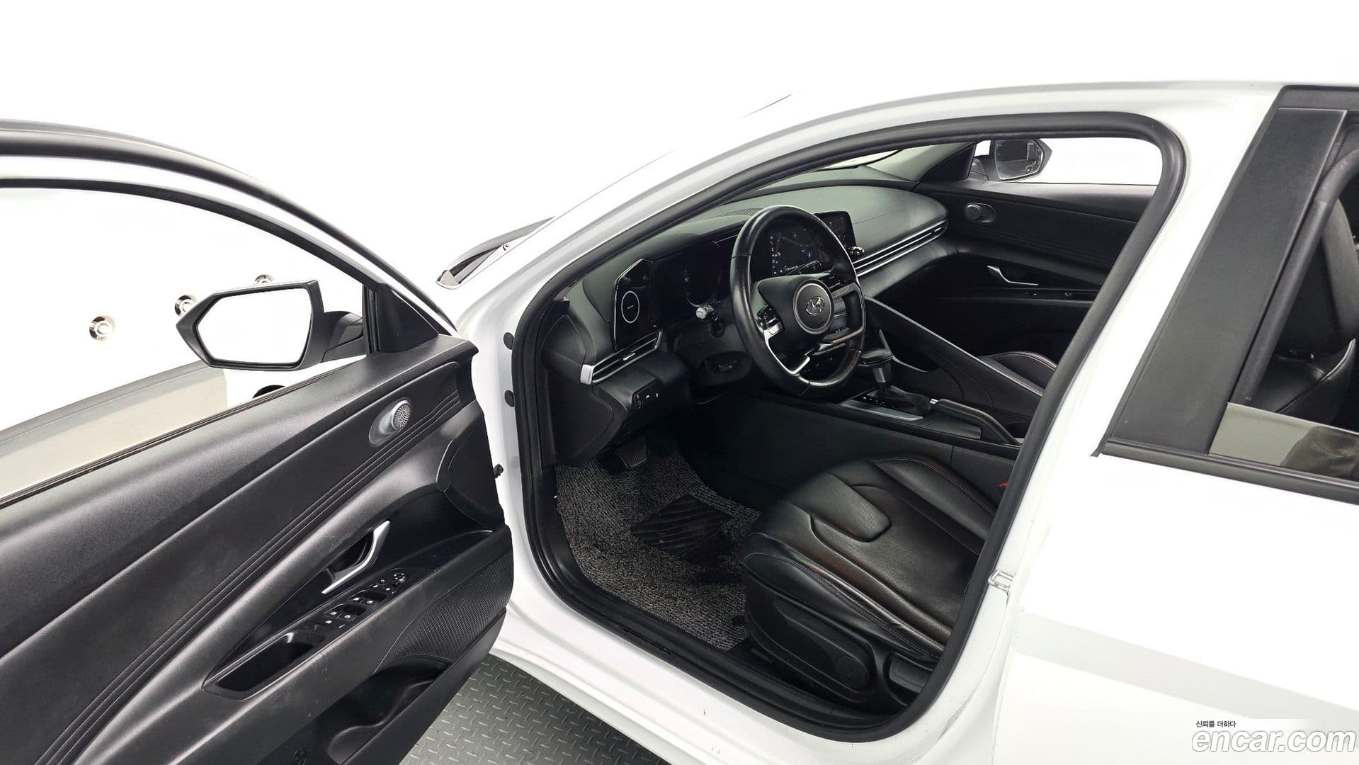 Main__Slider__Photo:AVANTE Hyundai 2021.9-9