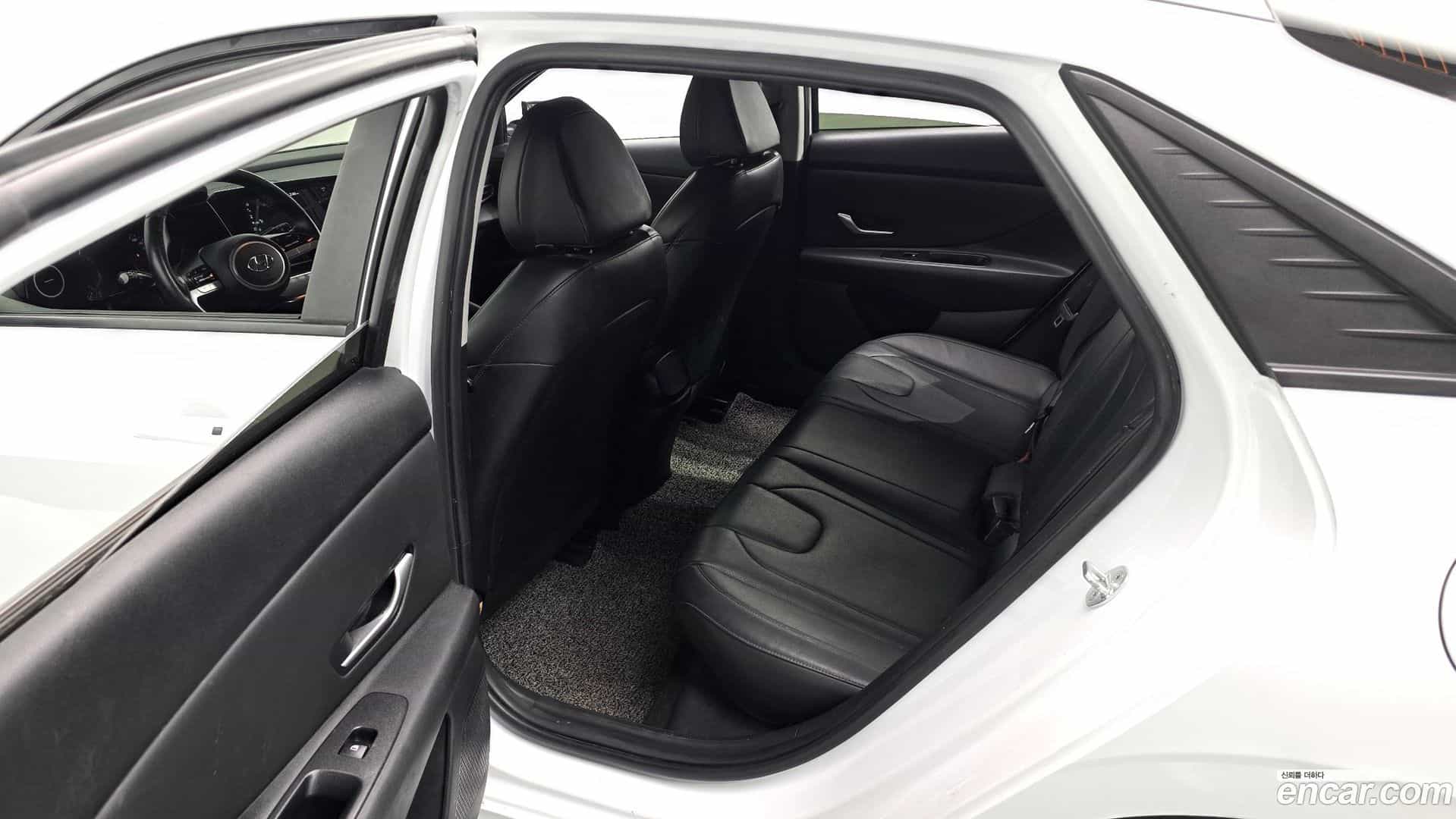 AVANTE Hyundai 2021.9-OPTION-016
