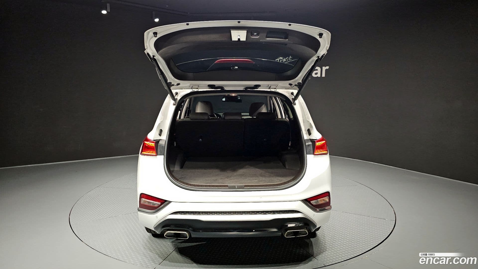 Main__Slider__Photo:Santafe Hyundai 2018.7-19