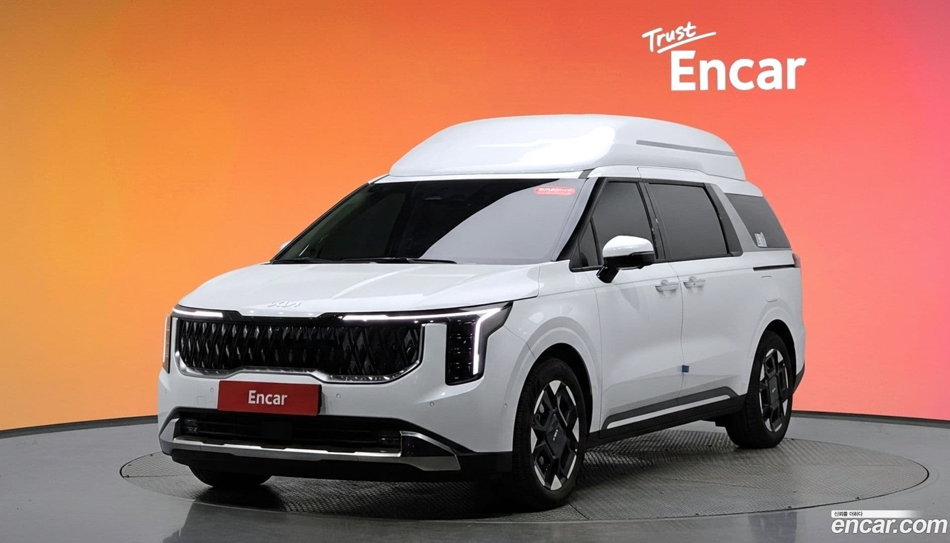 Main__Slider__Photo:Canival Kia 2025.11-0