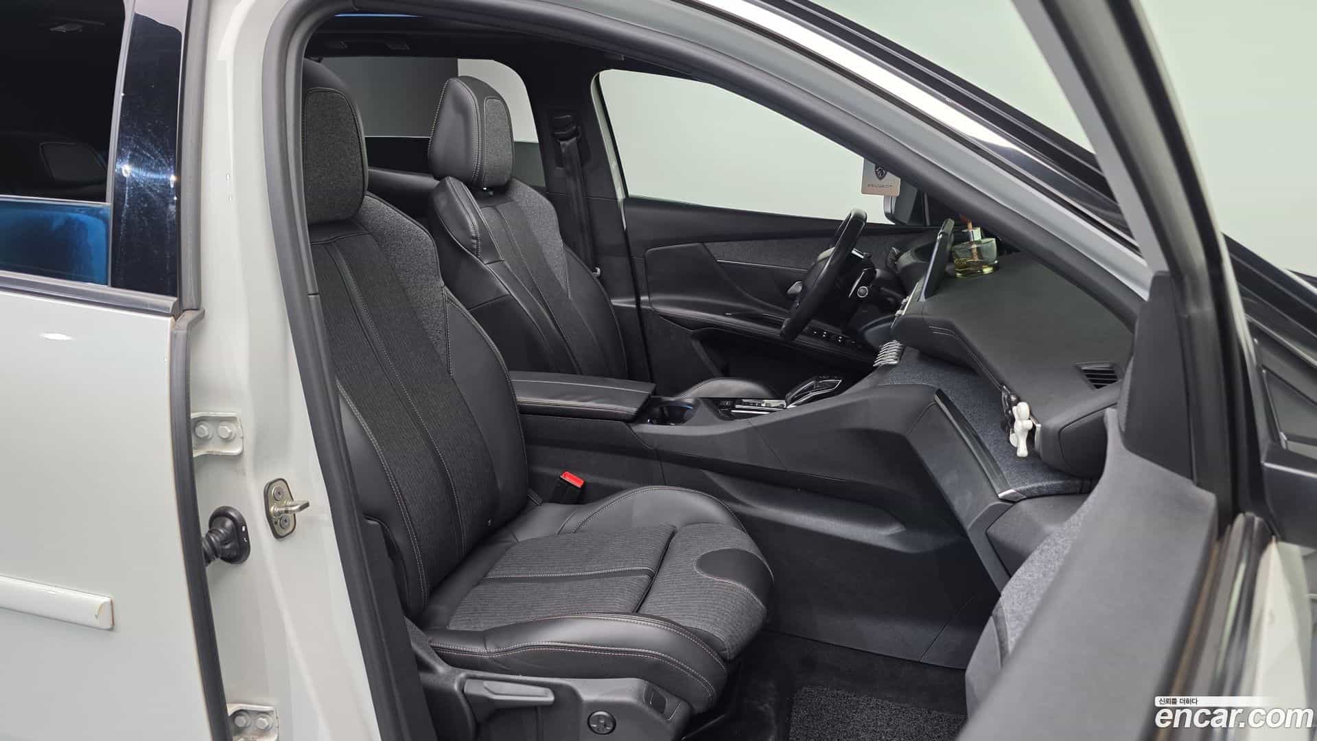 3008 Peugeot 2018.6-INNER-036