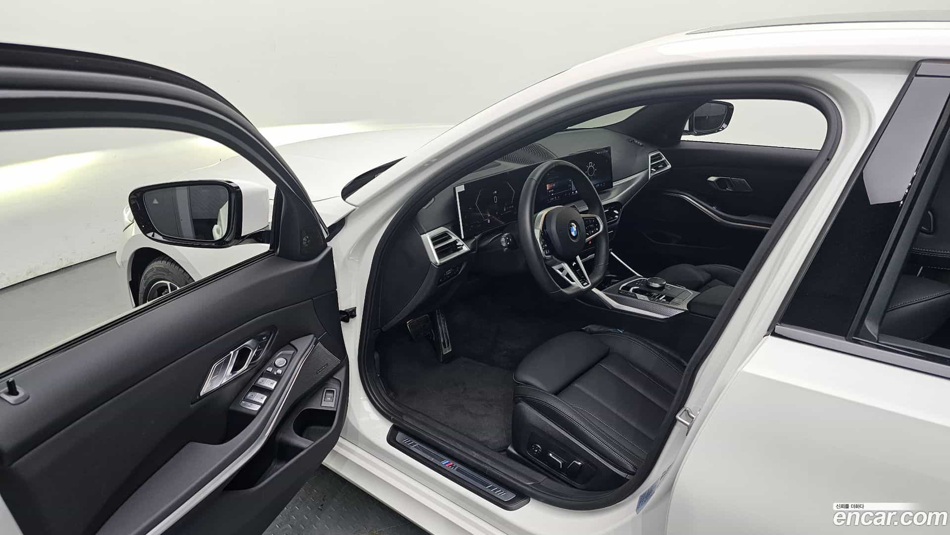 3-Series BMW 2025.11-INNER-010