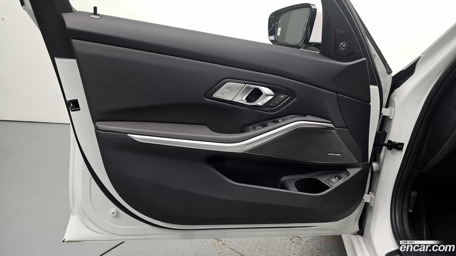 3-Series BMW 2025.11-INNER-034