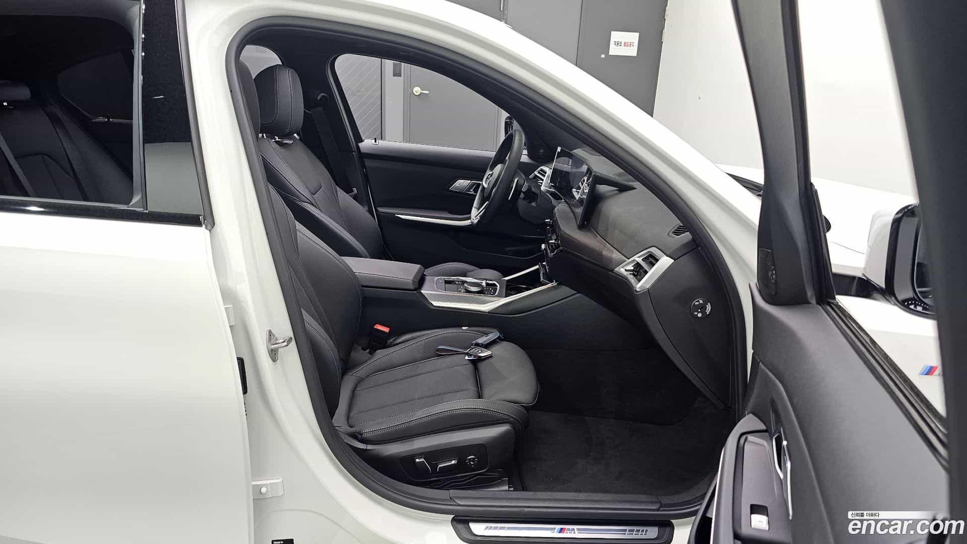 3-Series BMW 2025.11-INNER-036