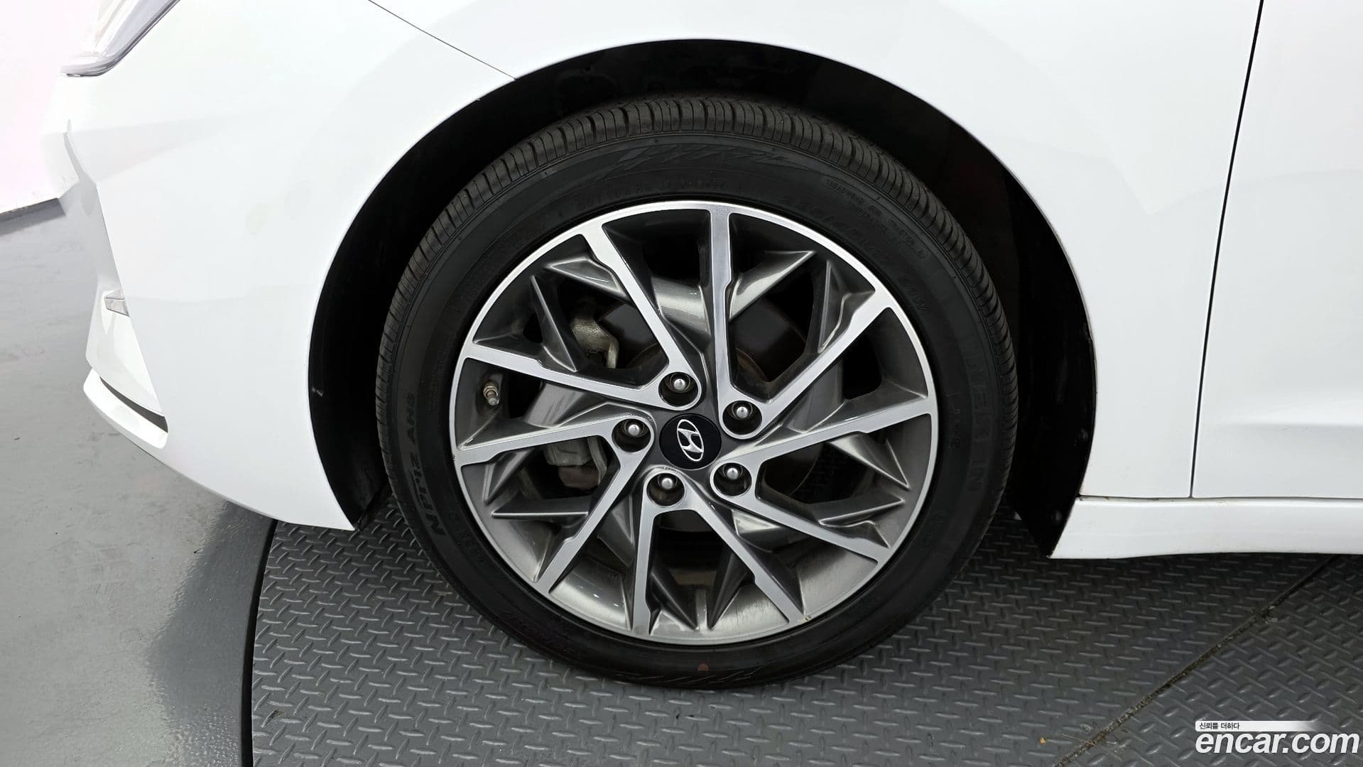 Main__Slider__Photo:AVANTE Hyundai 2019.11-4