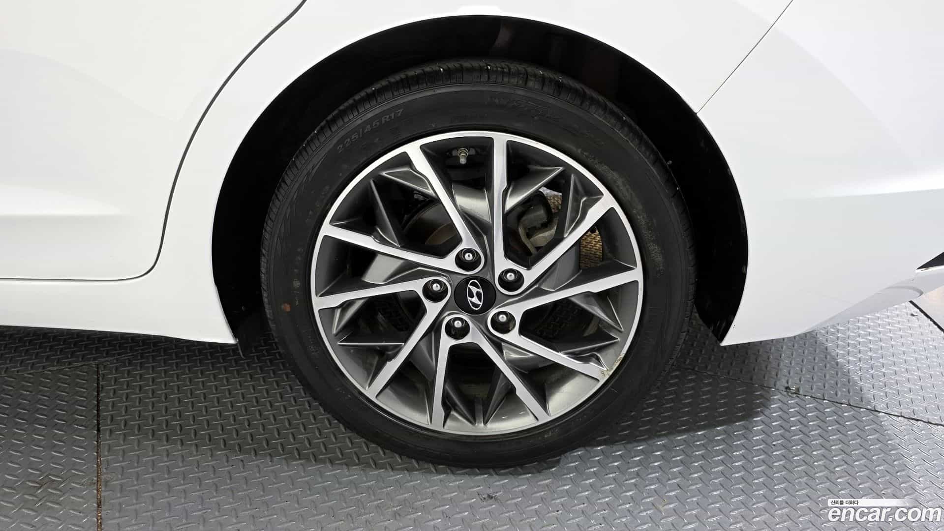 AVANTE Hyundai 2019.11-OUTER-031