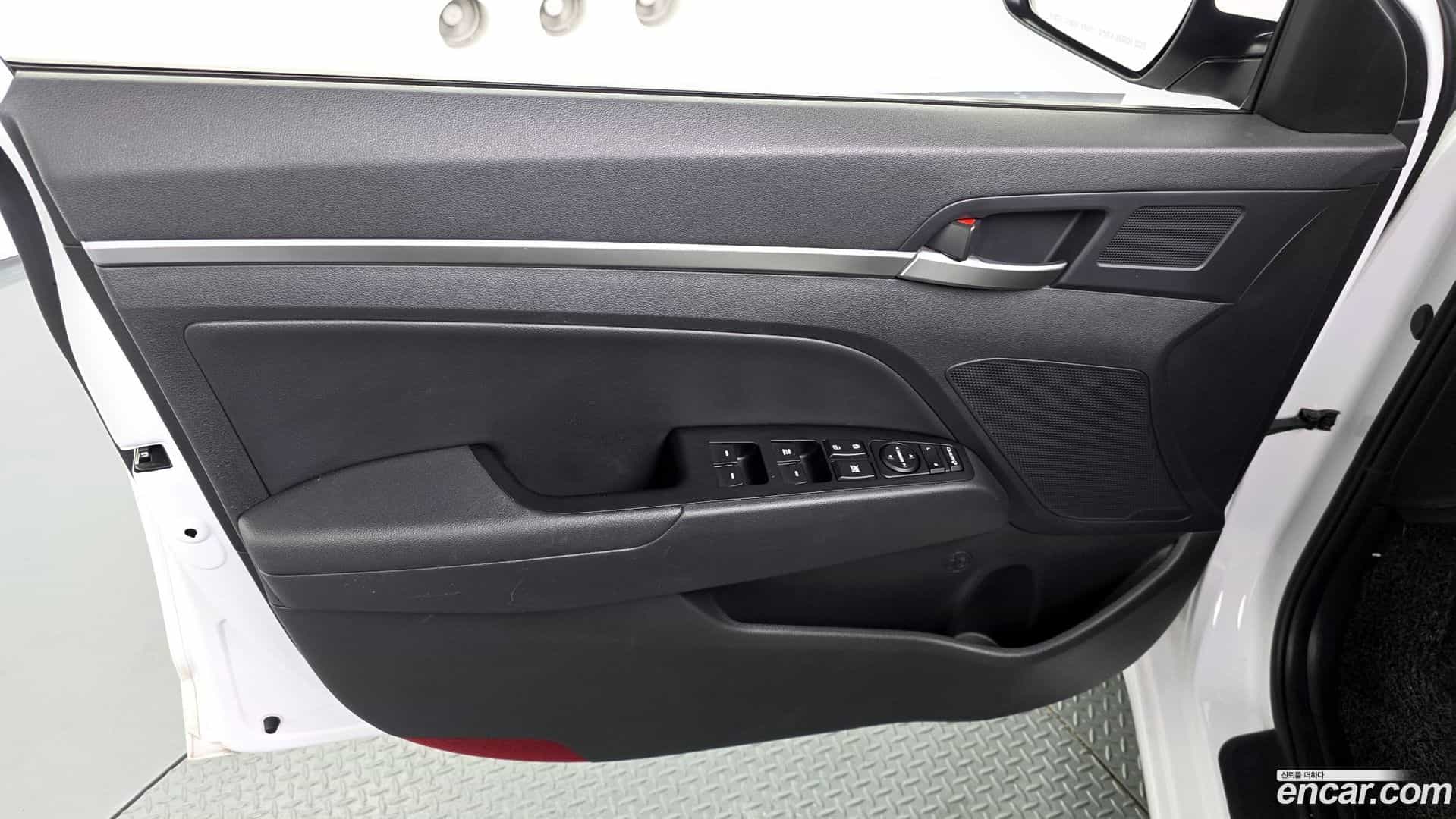 AVANTE Hyundai 2019.11-INNER-034