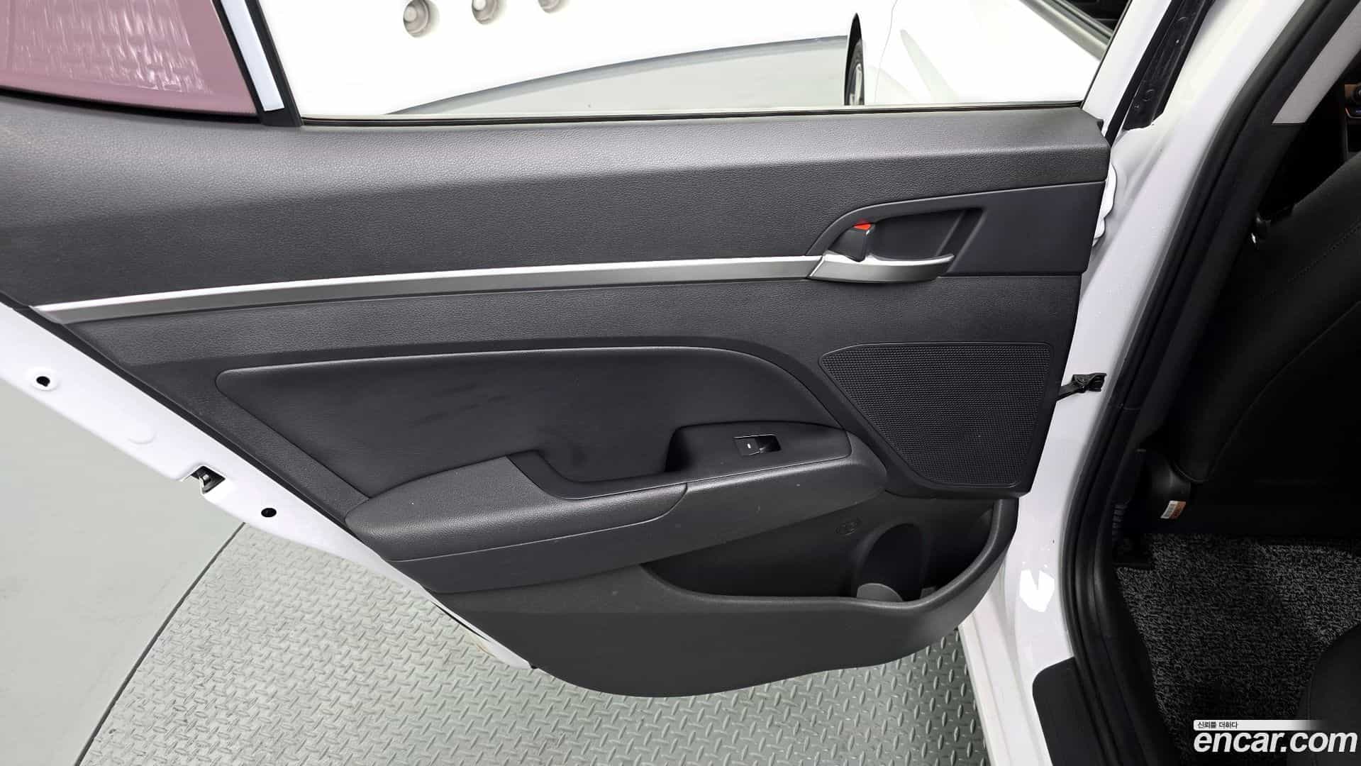 AVANTE Hyundai 2019.11-INNER-035