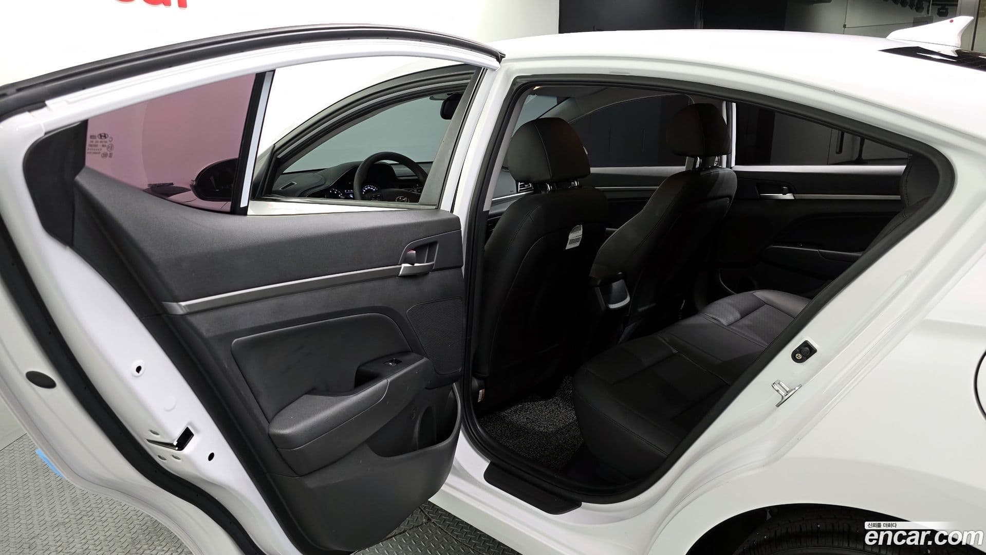 Main__Slider__Photo:AVANTE Hyundai 2019.11-25