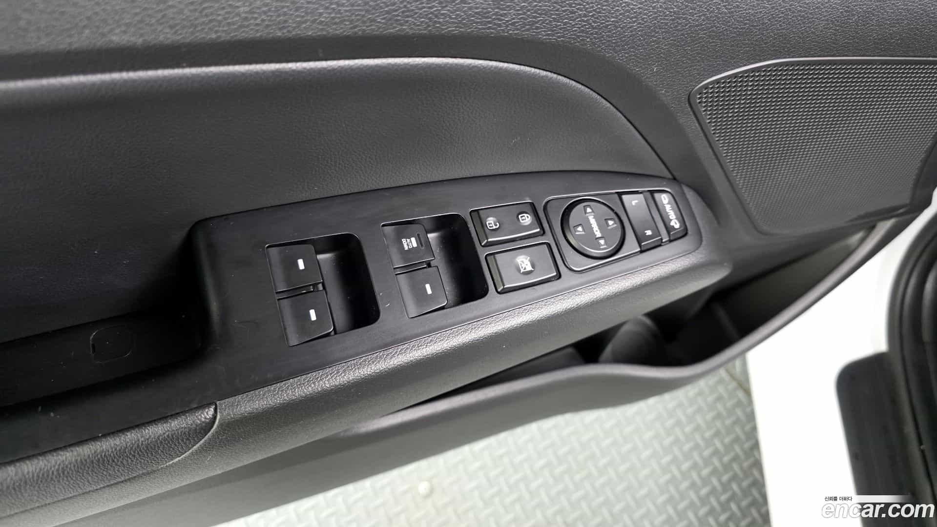 AVANTE Hyundai 2019.11-OPTION-042