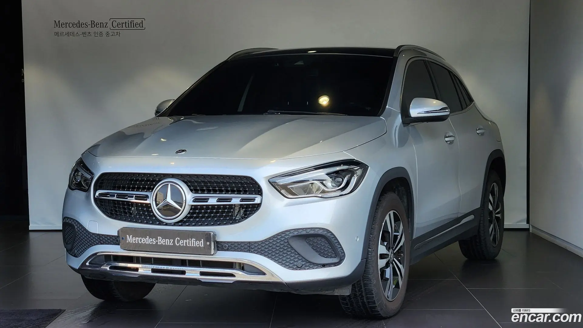 Main__Slider__Photo:GLA-Class Mercedes-Benz 2021.2-0