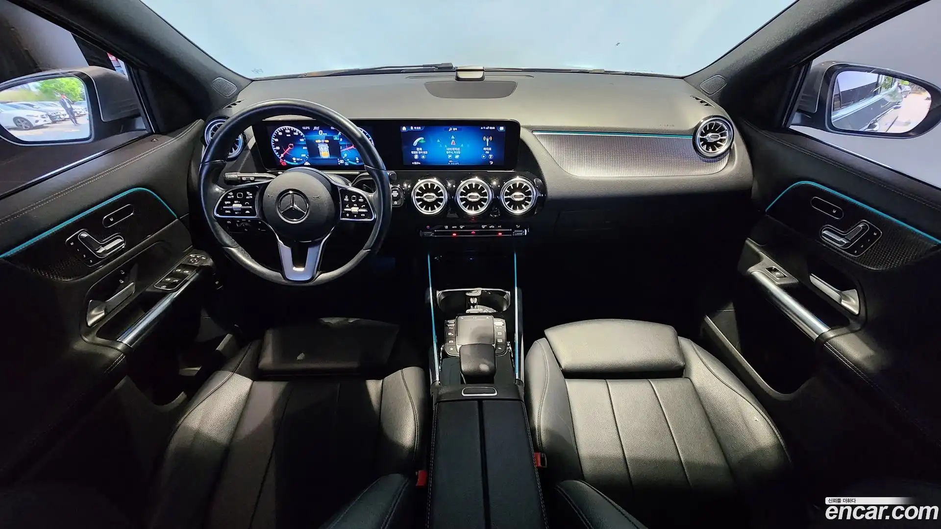 GLA-Class Mercedes-Benz 2021.2-INNER-007