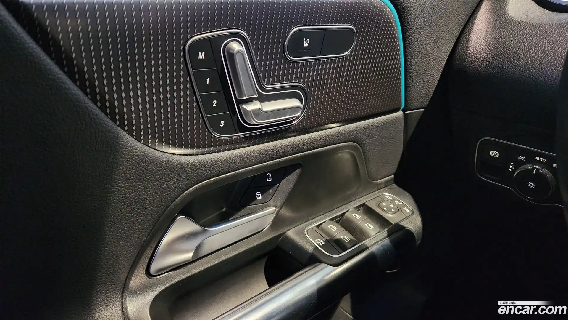 GLA-Class Mercedes-Benz 2021.2-OPTION-019