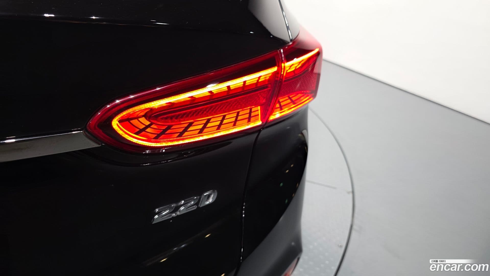 Main__Slider__Photo:Santafe Hyundai 2018.3-22
