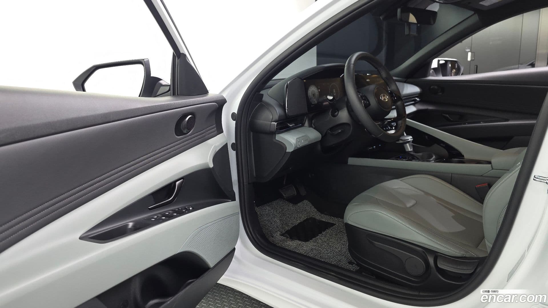 Main__Slider__Photo:AVANTE Hyundai 2025.8-9